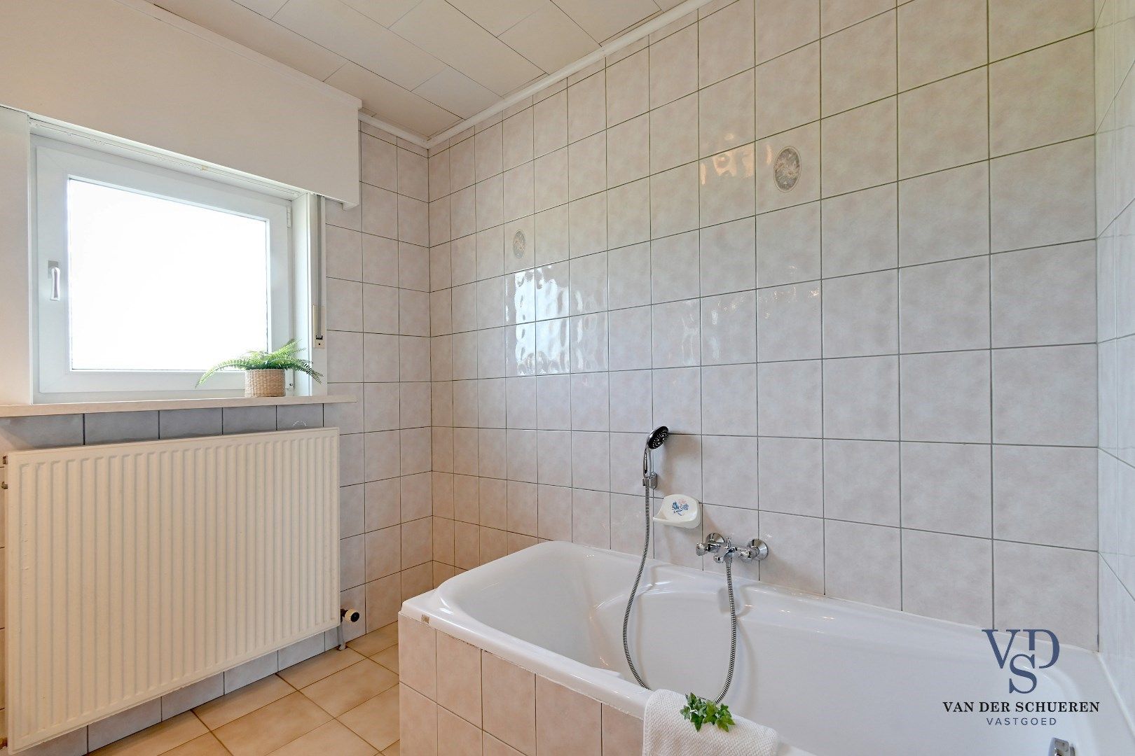 Ruime woning op unieke locatie in het groen, vlakbij Dikkele foto 14