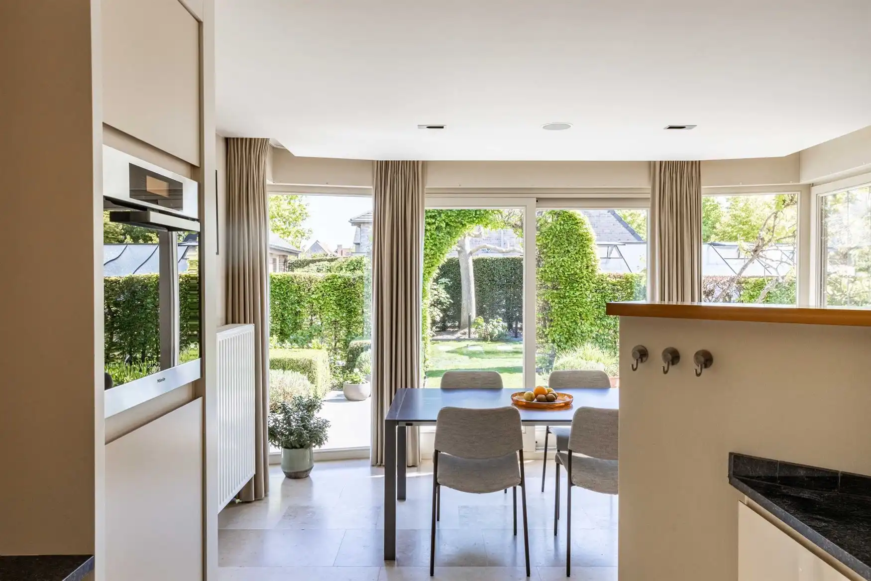 Exclusieve villa met zuidgerichte tuin in residentieel Jabbeke foto 9