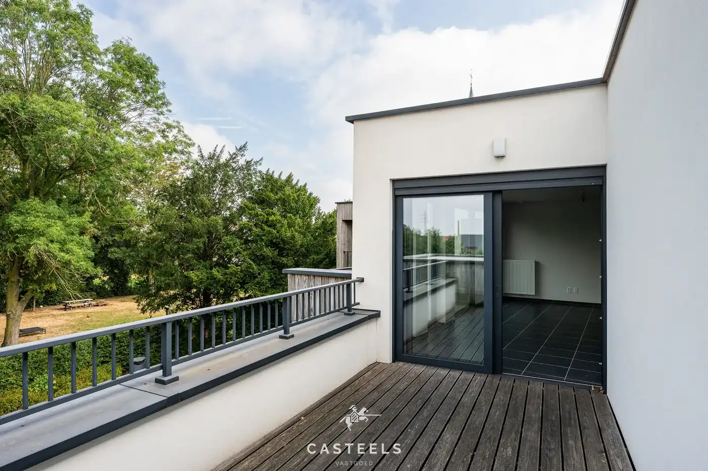 Rustig en lichtrijk appartement met terras in Kluisbergen foto 3