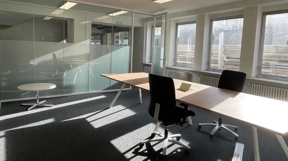 Instapklaar en polyvalent handelspand/kantoor te huur op TOPLOCATIE foto 9