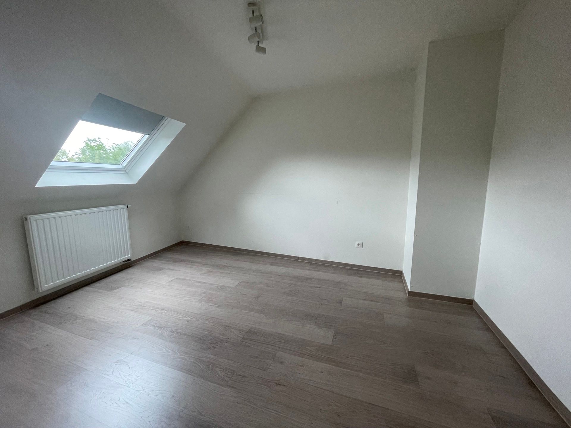 LEDE - Recent dakappartement vlakbij de dorpskern. foto 3