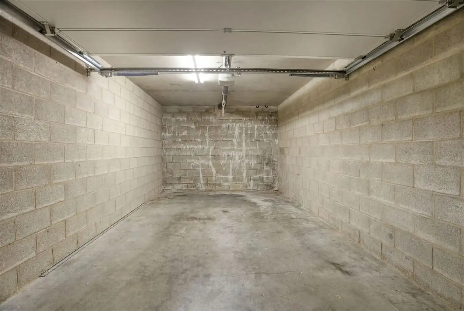 Prachtig duplexappartement met 3 slaapkamers, 2 terrassen en een inpandige garagebox, rustig gelegen op wandelafstand van het centrum van Maaseik. foto 24