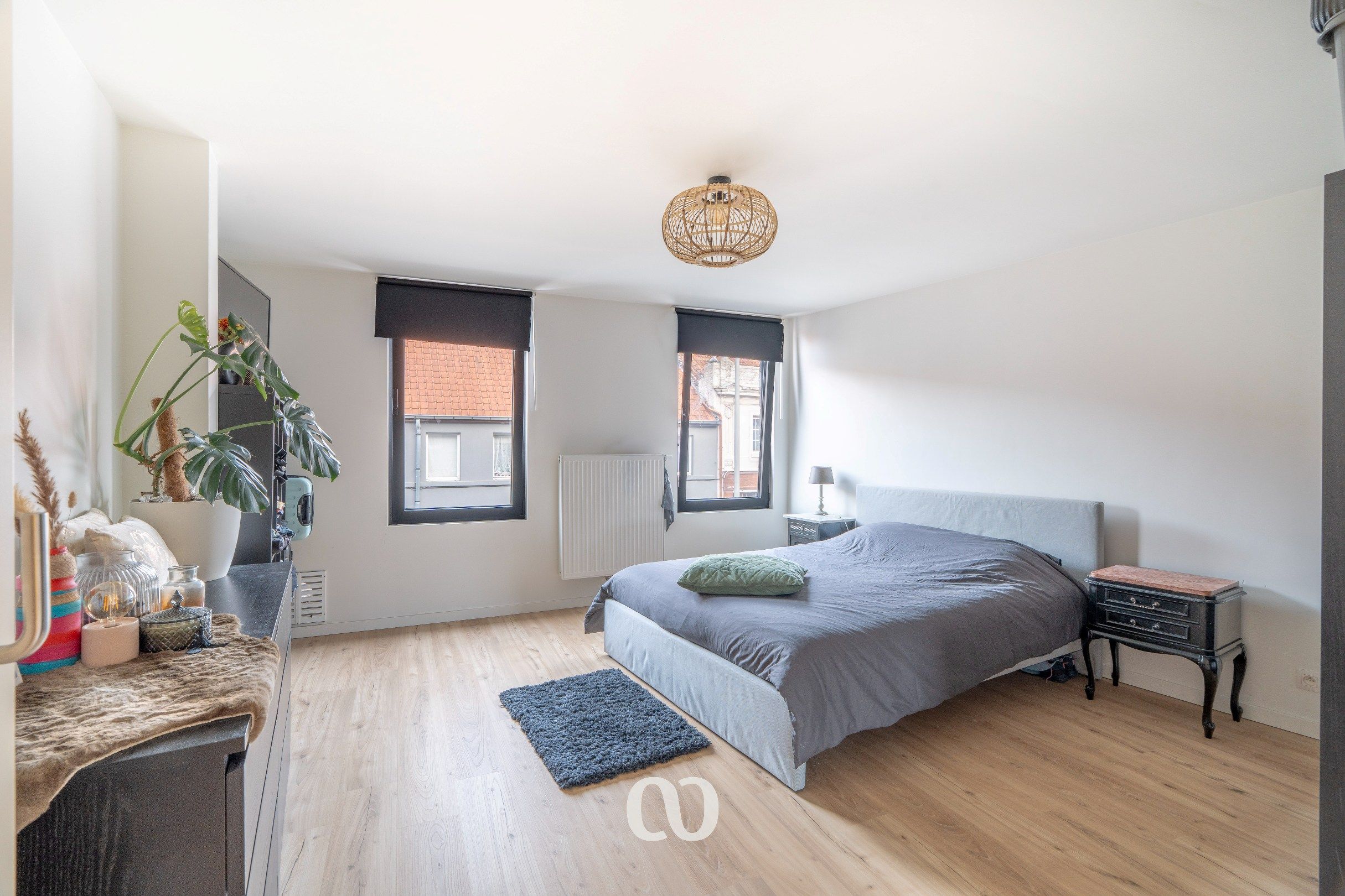 Volledig gerenoveerde woning met 3slpk en mooie tuin foto 8