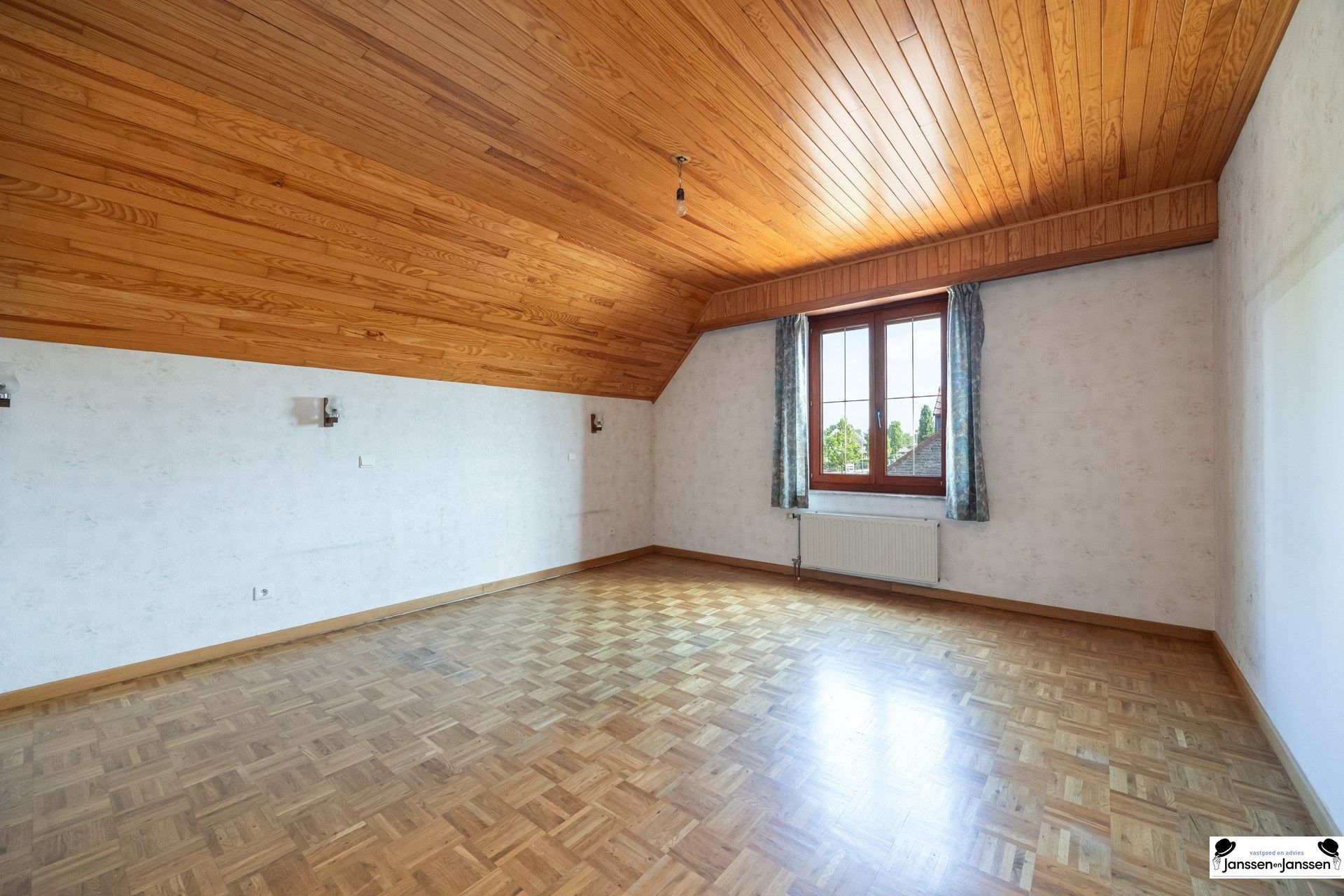 Ruime gezinswoning met 3à4 slaapkamers, kelder op een centrale locatie! foto 17