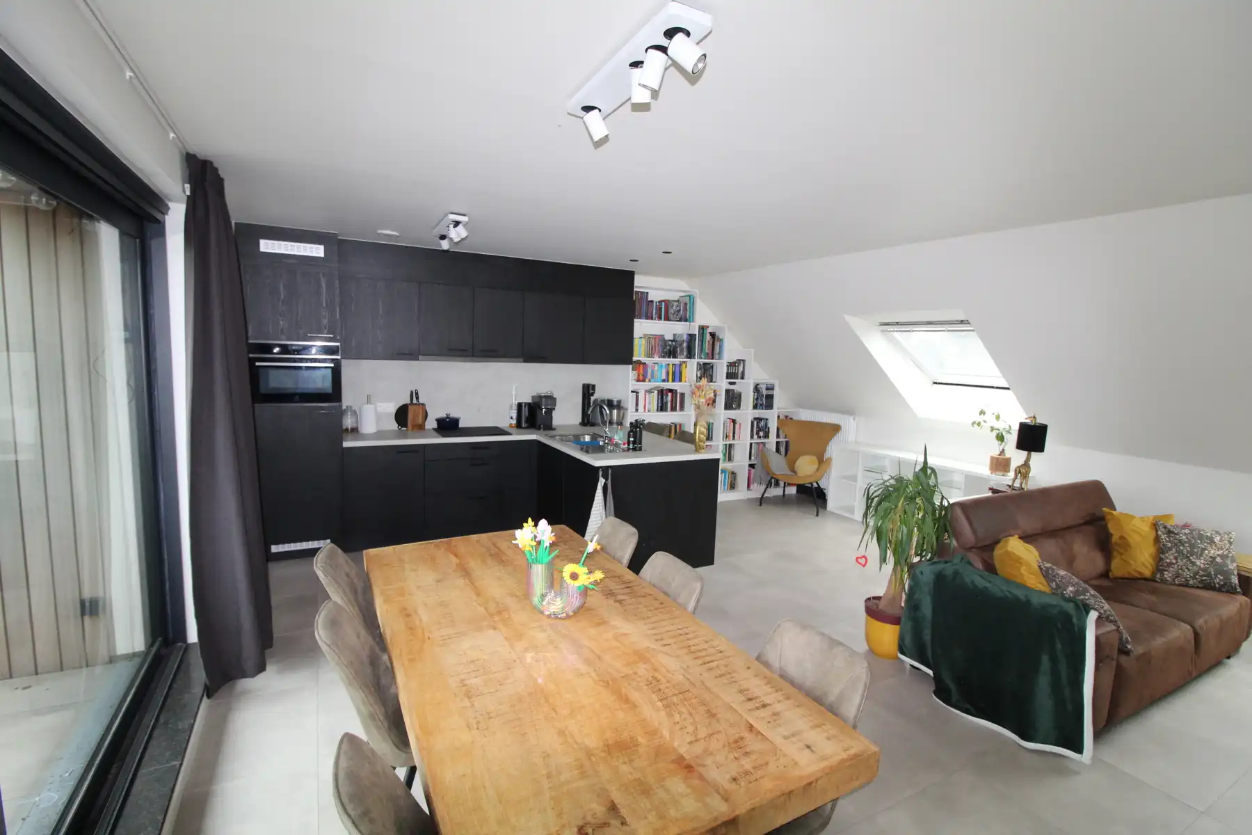 Recent energiezuinig dakappartement met lift! foto 2
