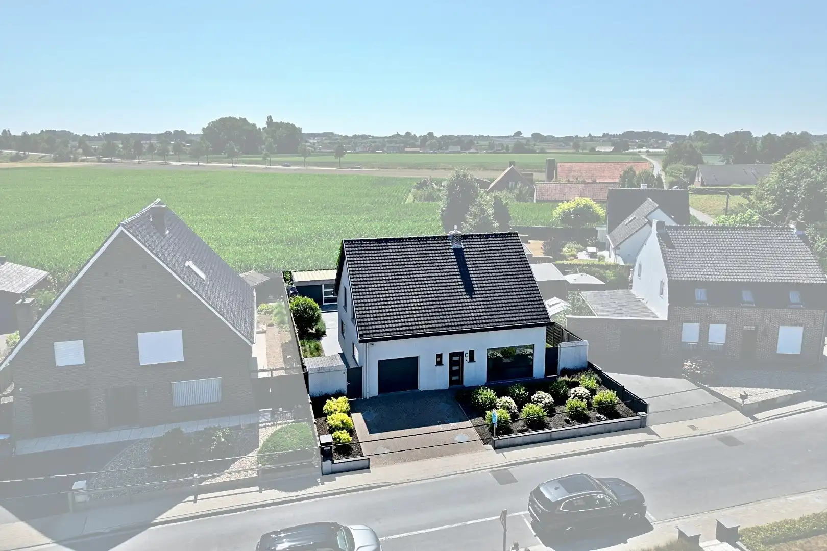 LICHTERVELDE - Open bebouwing met 2 slpks en garage op perceel van 486 m² foto {{pictureIndex}}