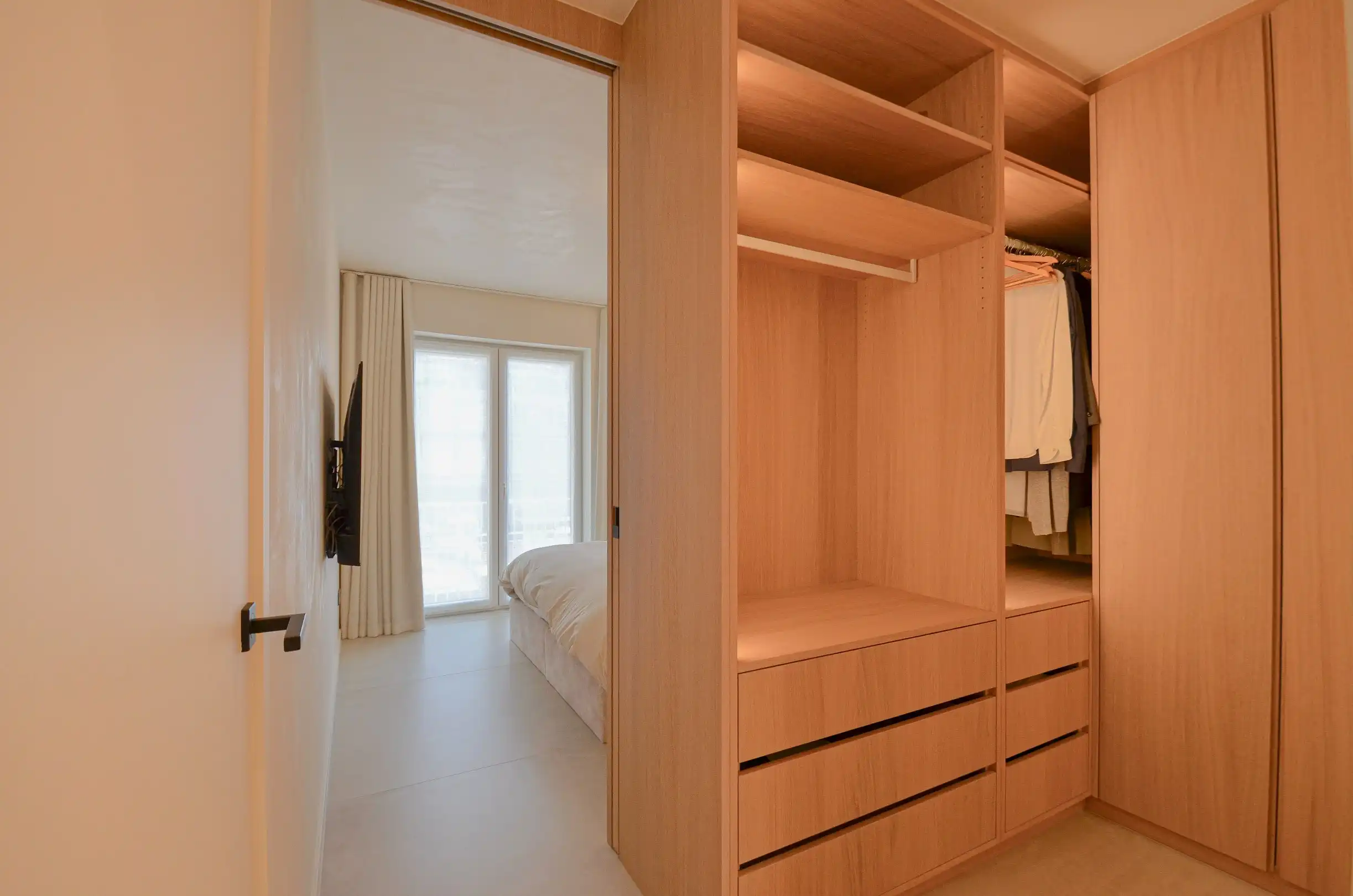 Stijlvol appartement met een open zicht gelegen nabij de Dumortierlaan. foto 12