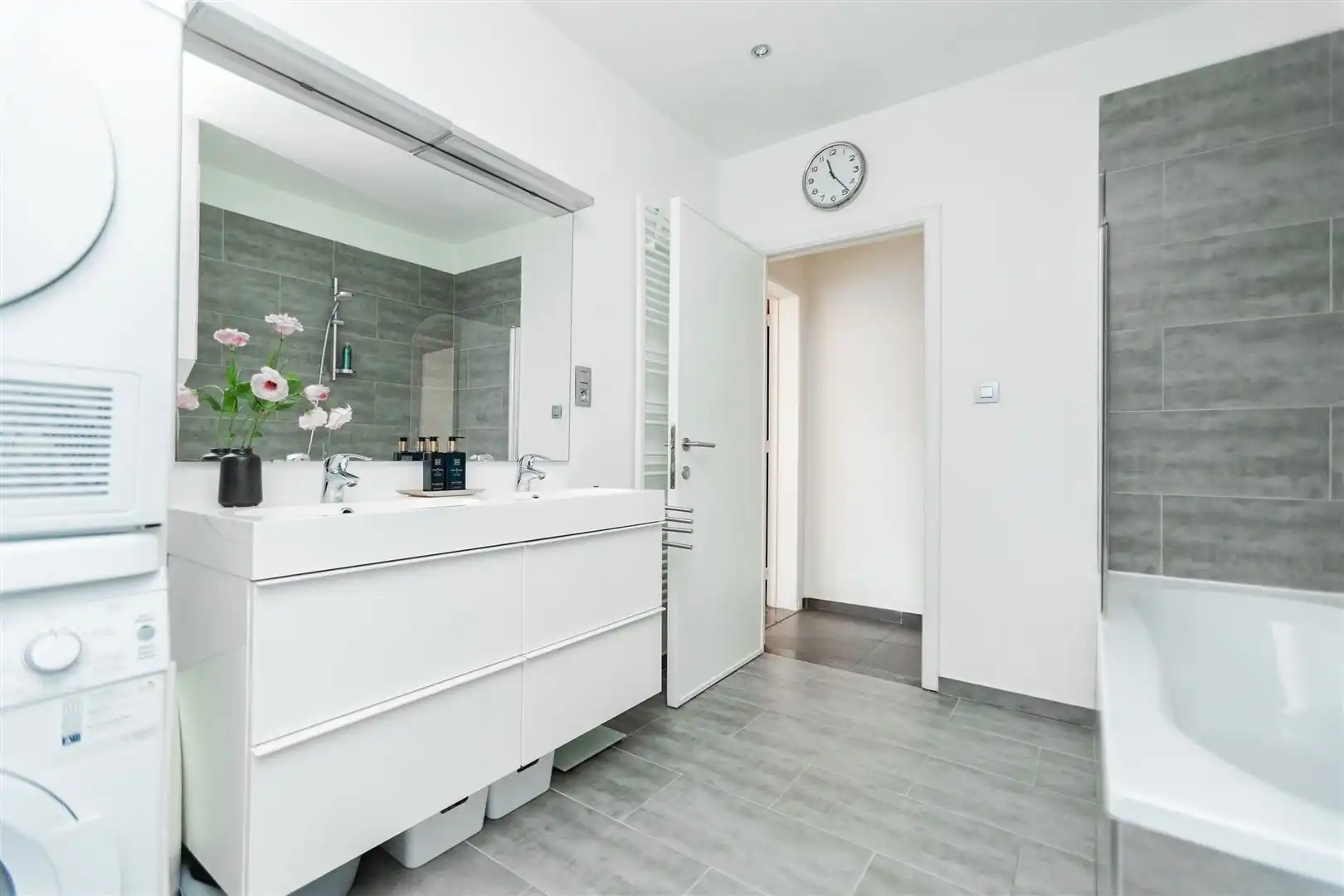 Modern appartement met 3 slaapkamers  foto 15