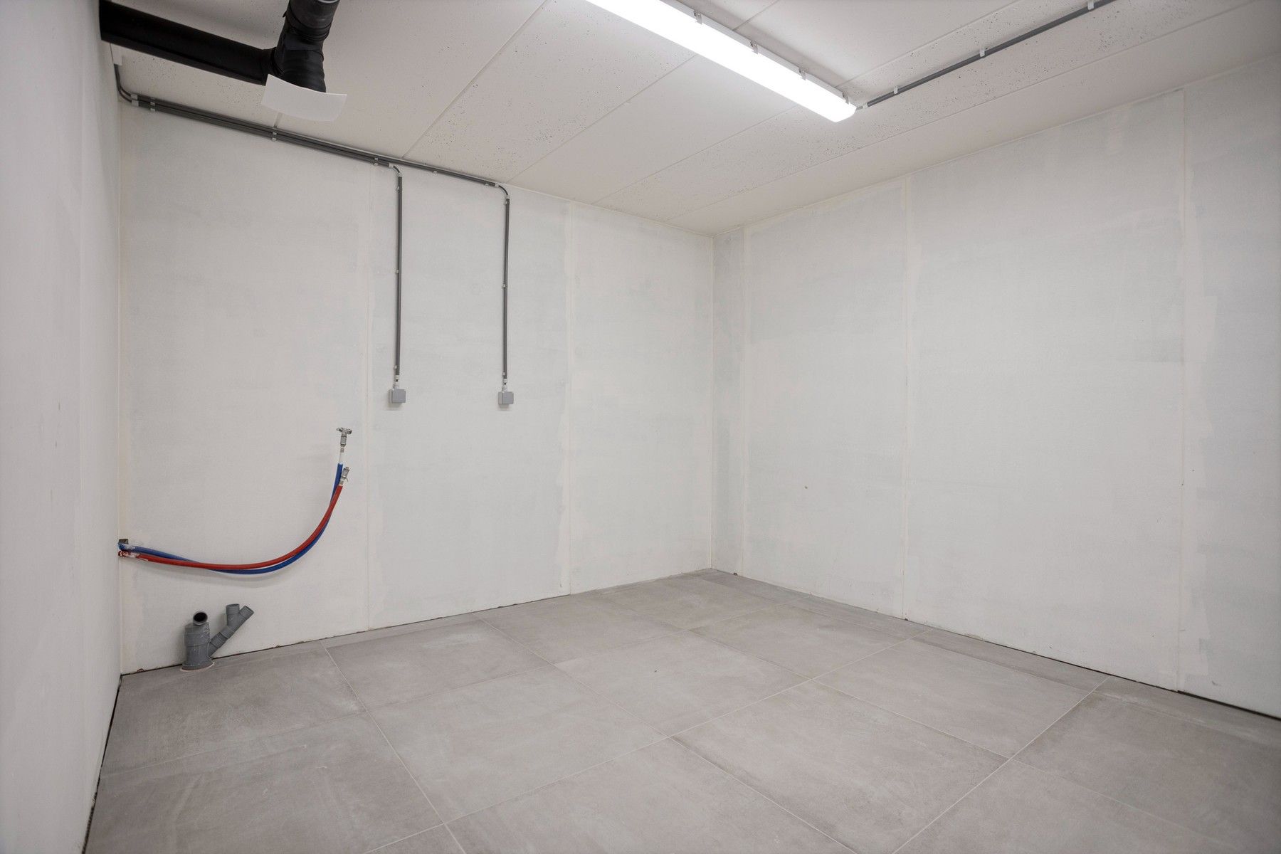 Moderne, af te werken woning op een perceel van 10a 58ca. foto 18