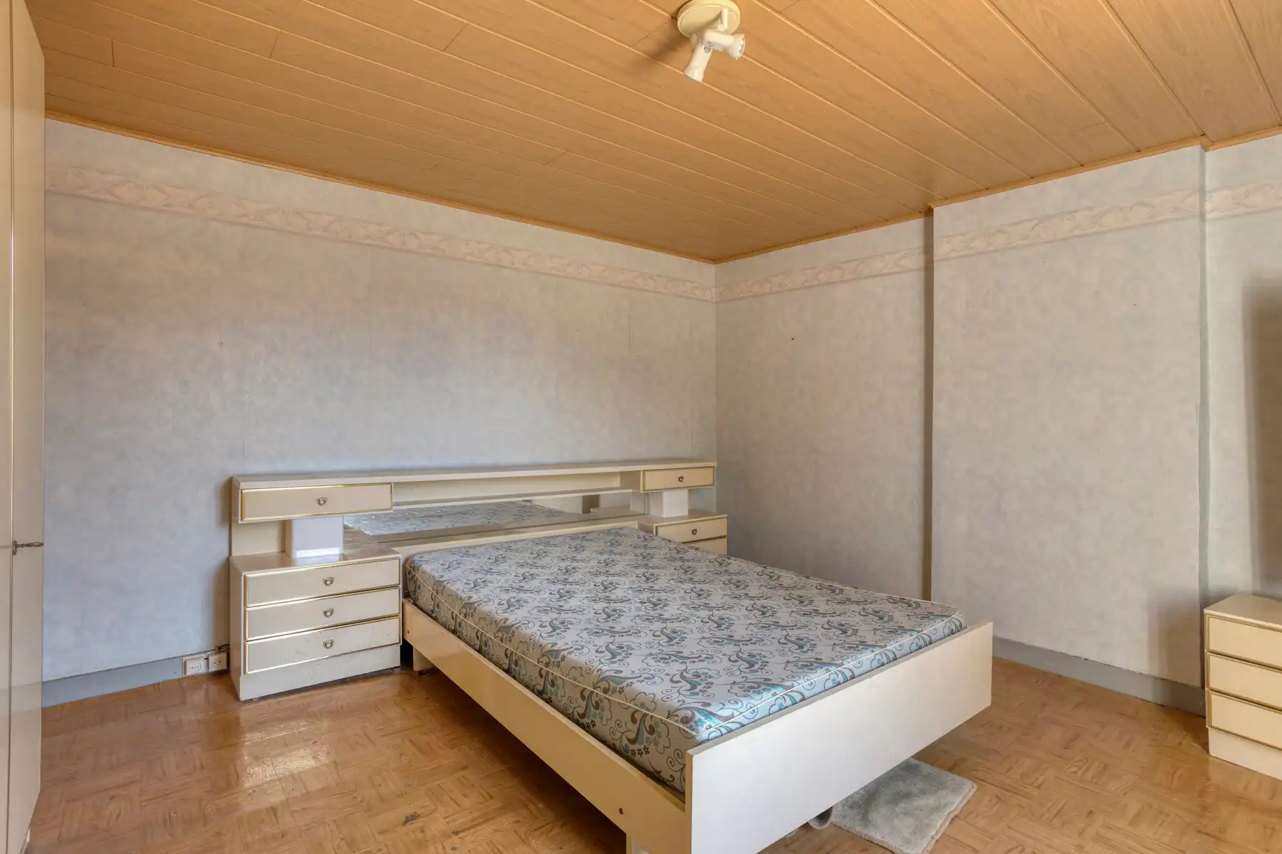 Te renoveren woning in het centum van Wetteren foto 10