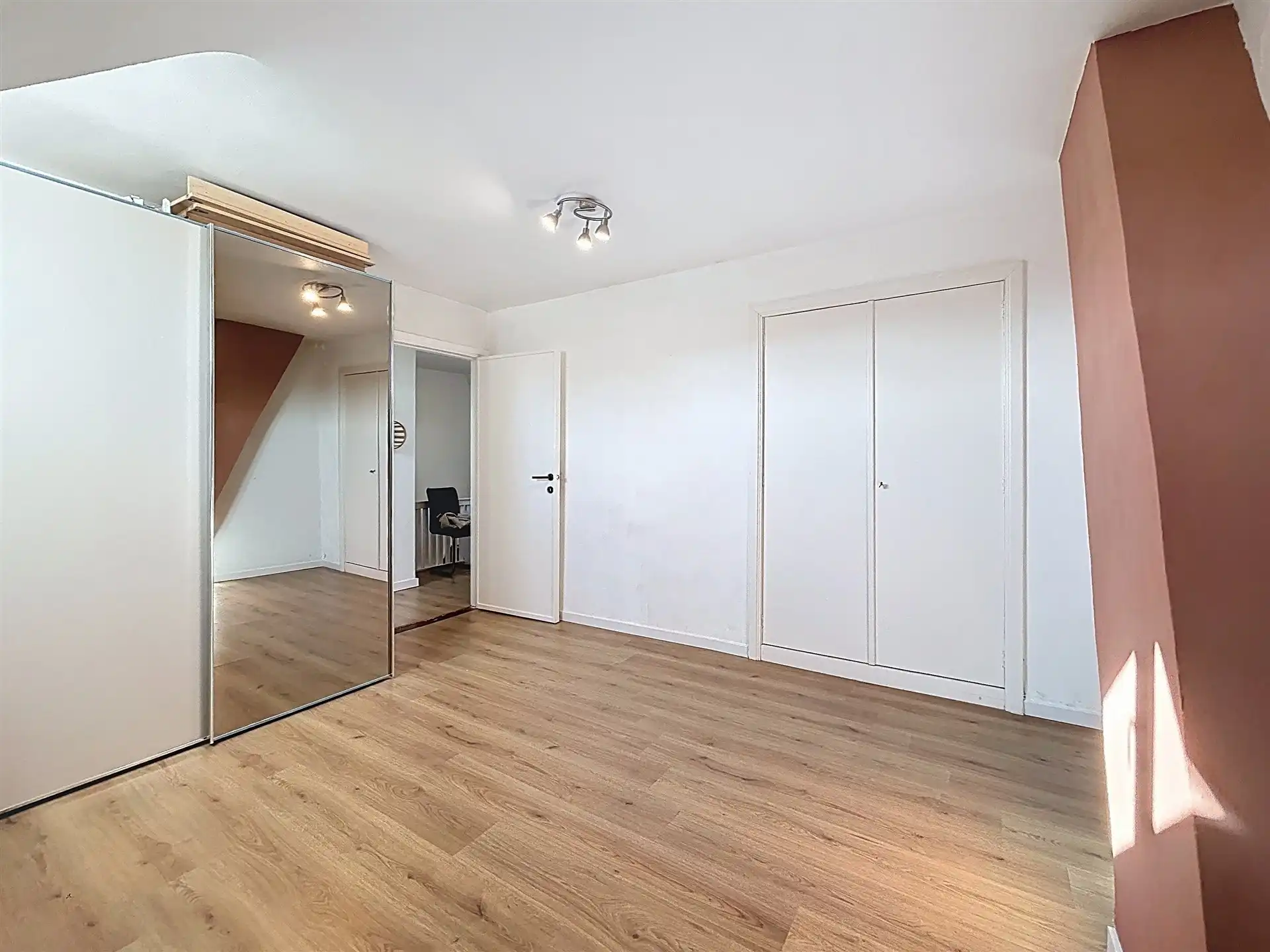 instapklare gezinswoning met 5 slaapkamers en half open karakter op perceel van 240m² foto 19
