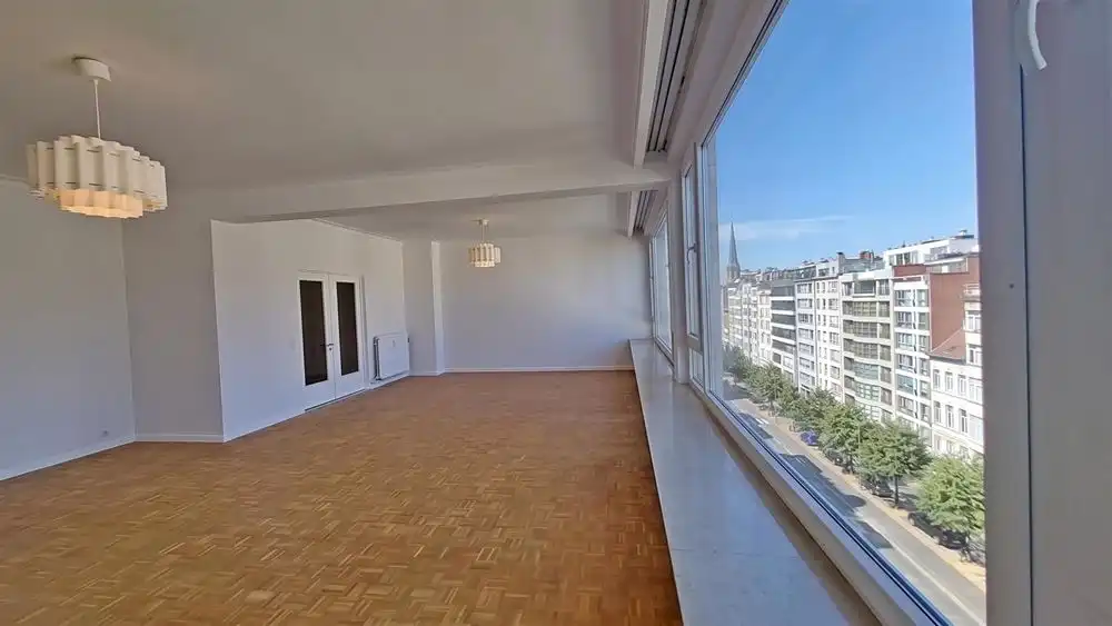 Ruim appartement met terras + Optie aankoop garagebox foto 3
