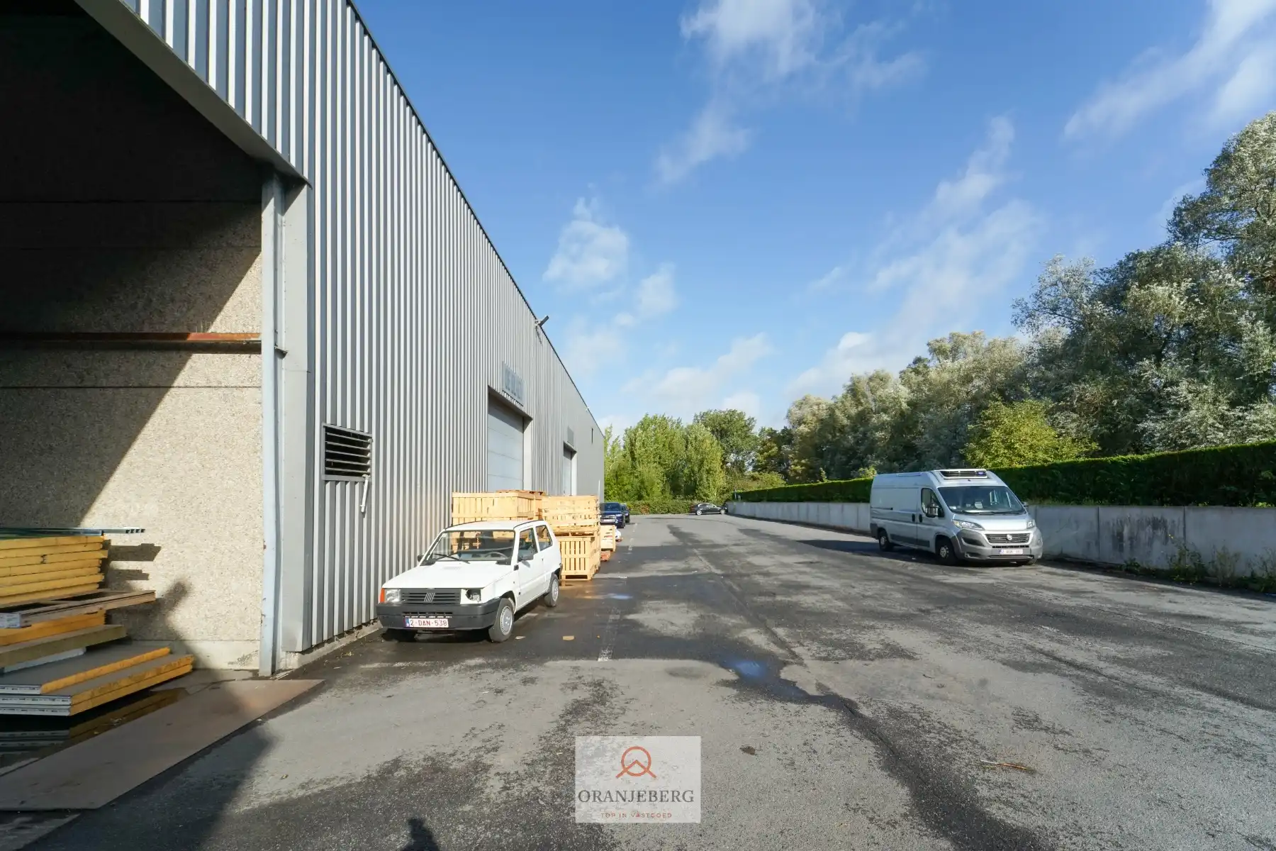 Groot magazijn (221m²) Te Huur met hoge bereikbaarheid vlakbij R4 foto 7