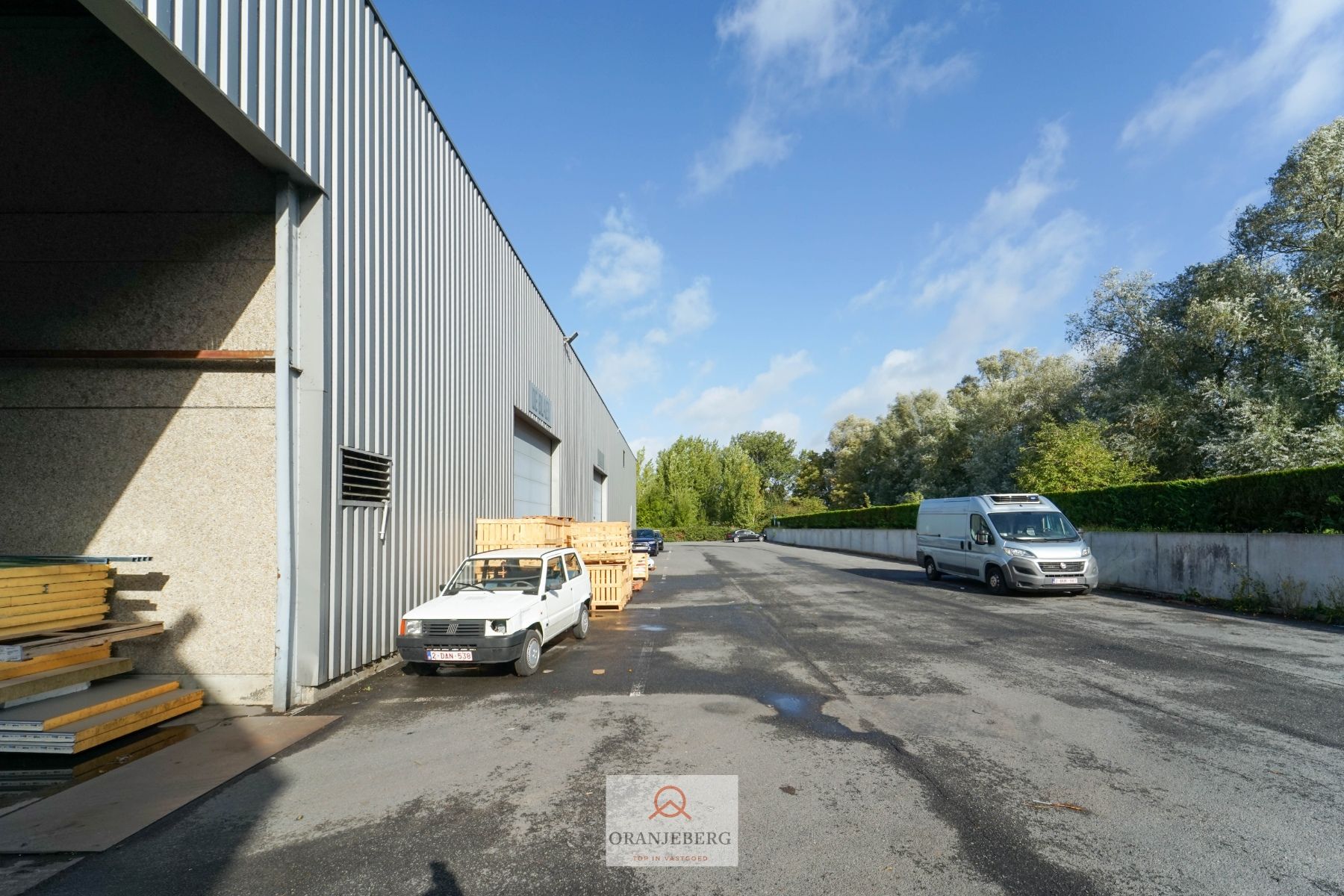 Groot magazijn (221m²) Te Huur met hoge bereikbaarheid vlakbij R4 foto 7