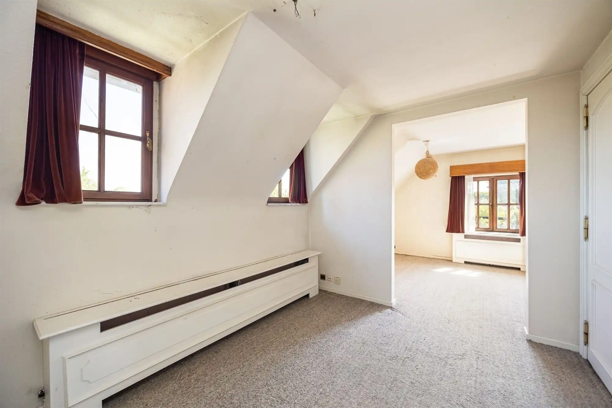 Villa met bijgebouwen op prachtig perceel foto 16