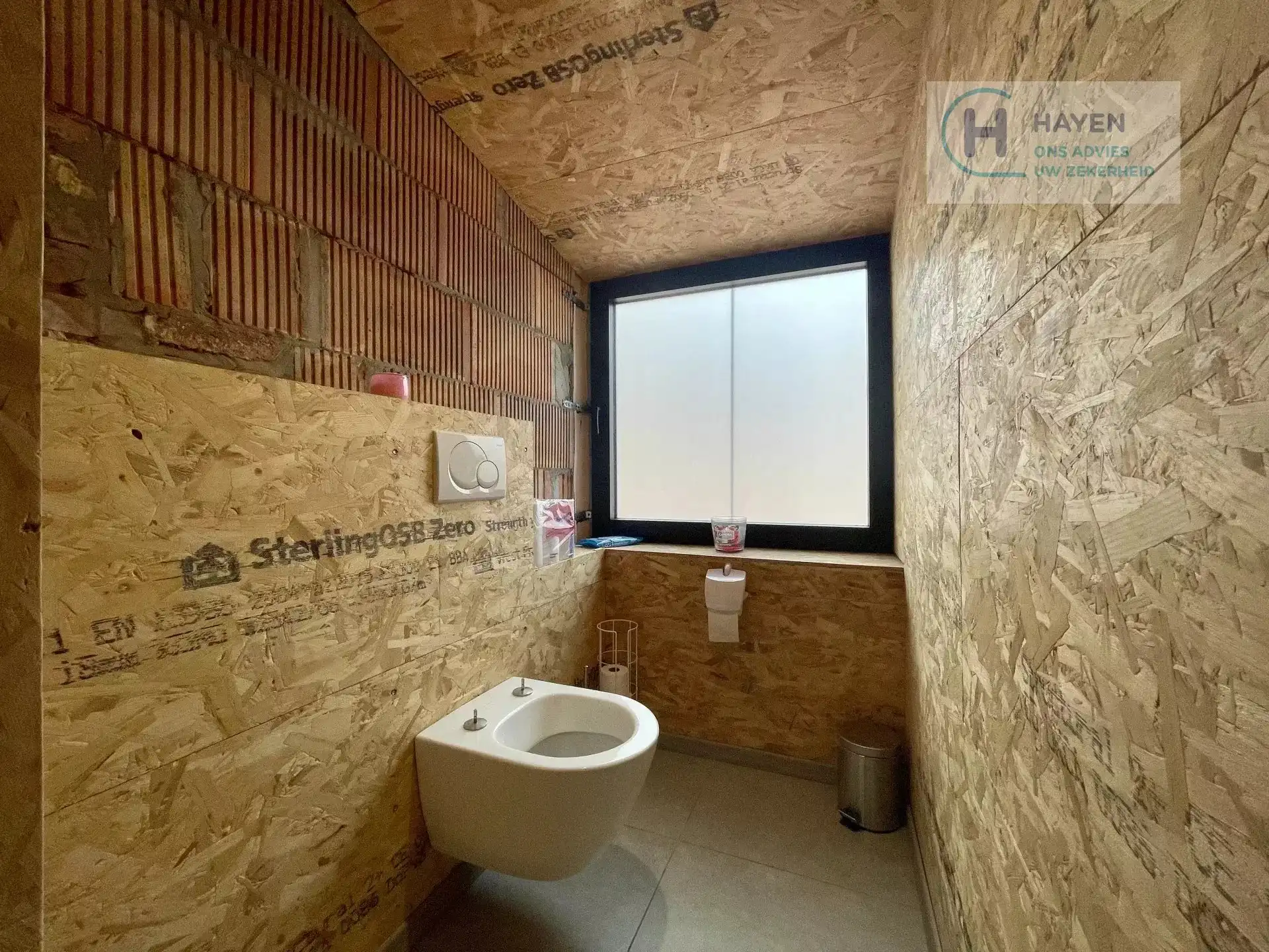 Zeer ruime woning in afwerkingsfase met veel potentieel op een groot perceel van 2.140m² foto 14