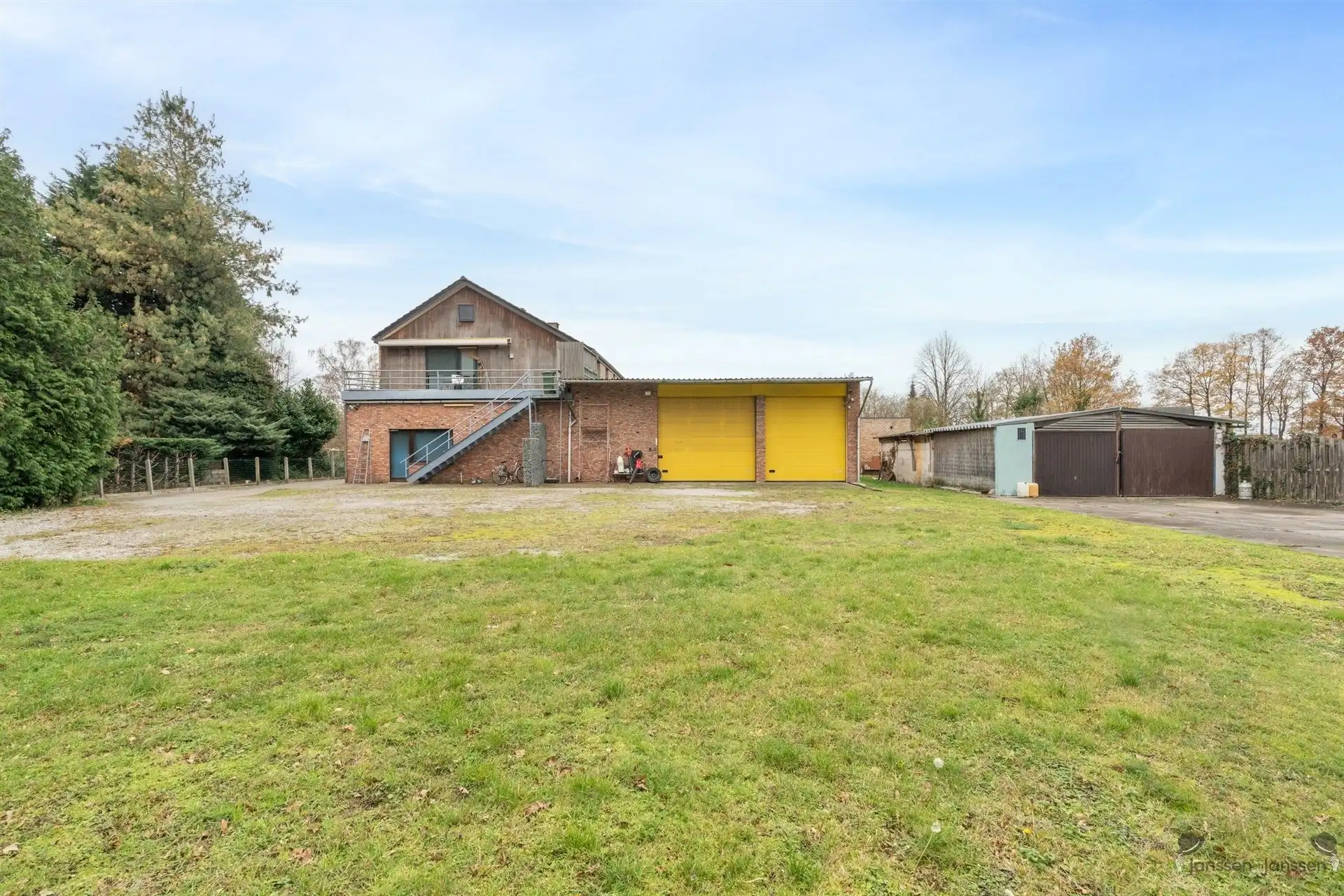 Energiezuinig villa met duplex appartement en loods op een riant perceel te Kuringen-Hasselt foto 8