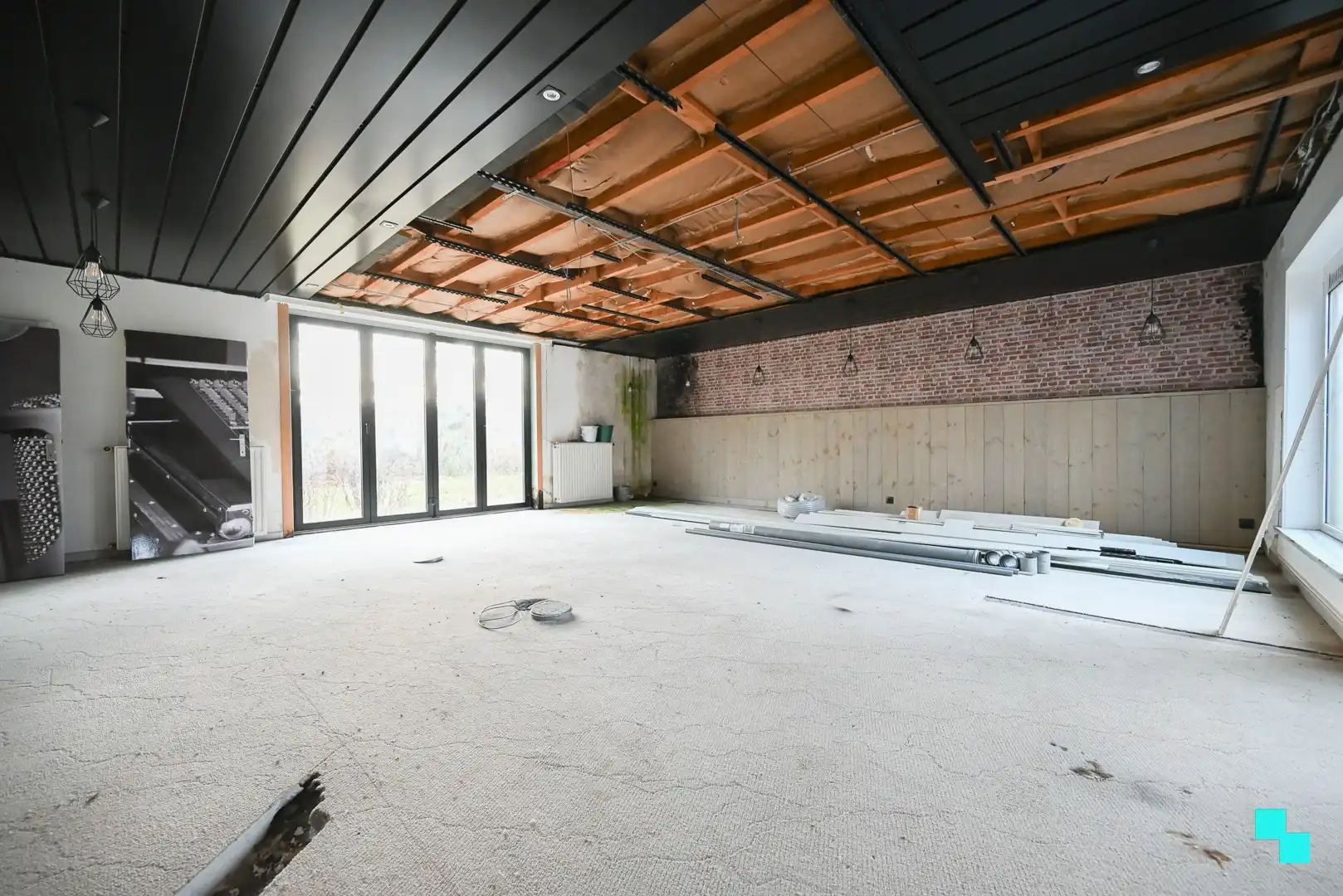 Uitzonderlijke eigendom bestaande uit een gezinswoning & afzonderlijk (kantoor)gebouw te Izegem foto 30