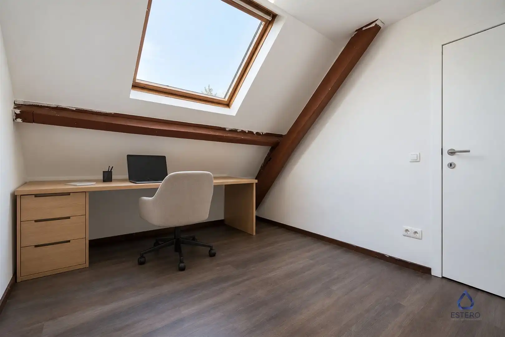 Gerenoveerde rijwoning met 4 slaapkamers in hartje Eeklo foto 7