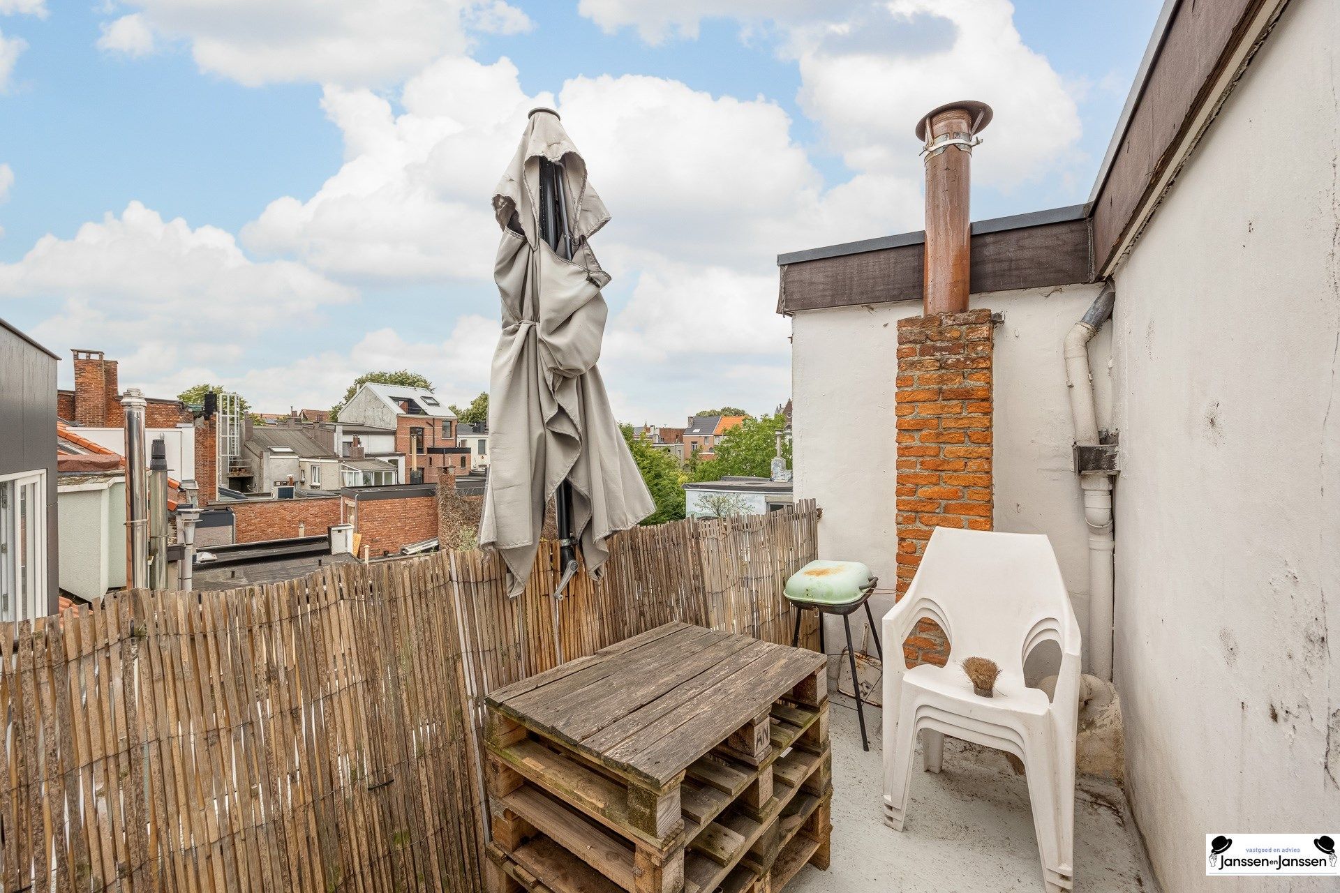 Instapklare woning met garage in Oud-Berchem foto 9