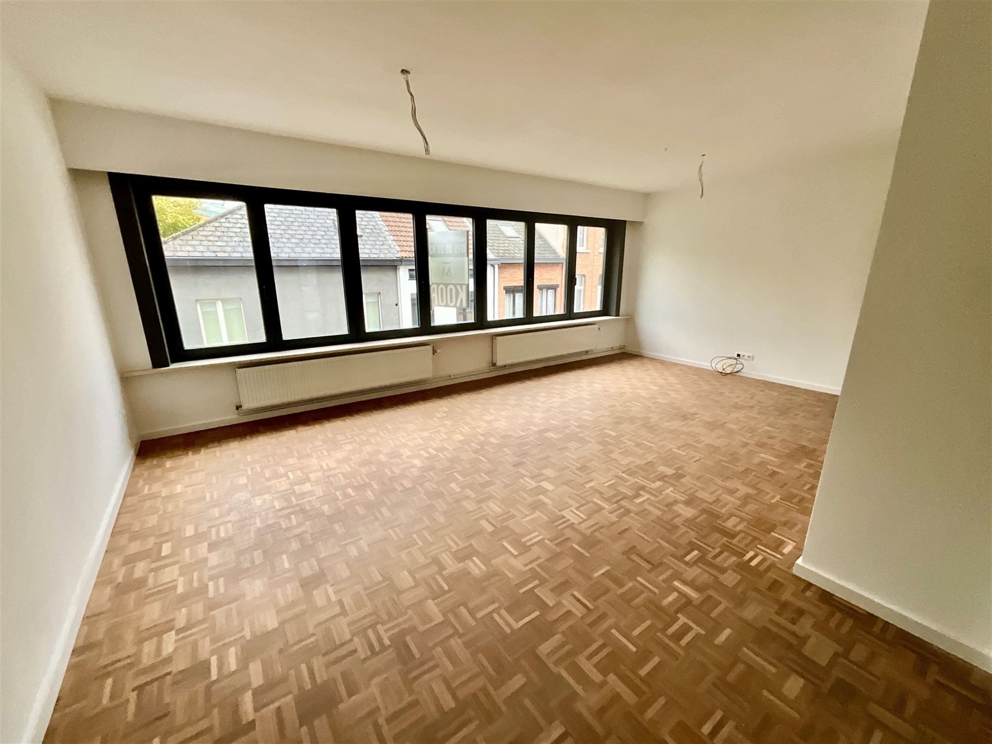 Prachtig gerenoveerd appartement met 2 slaapkamers en wintertuin vlakbij station Mechelen foto 2