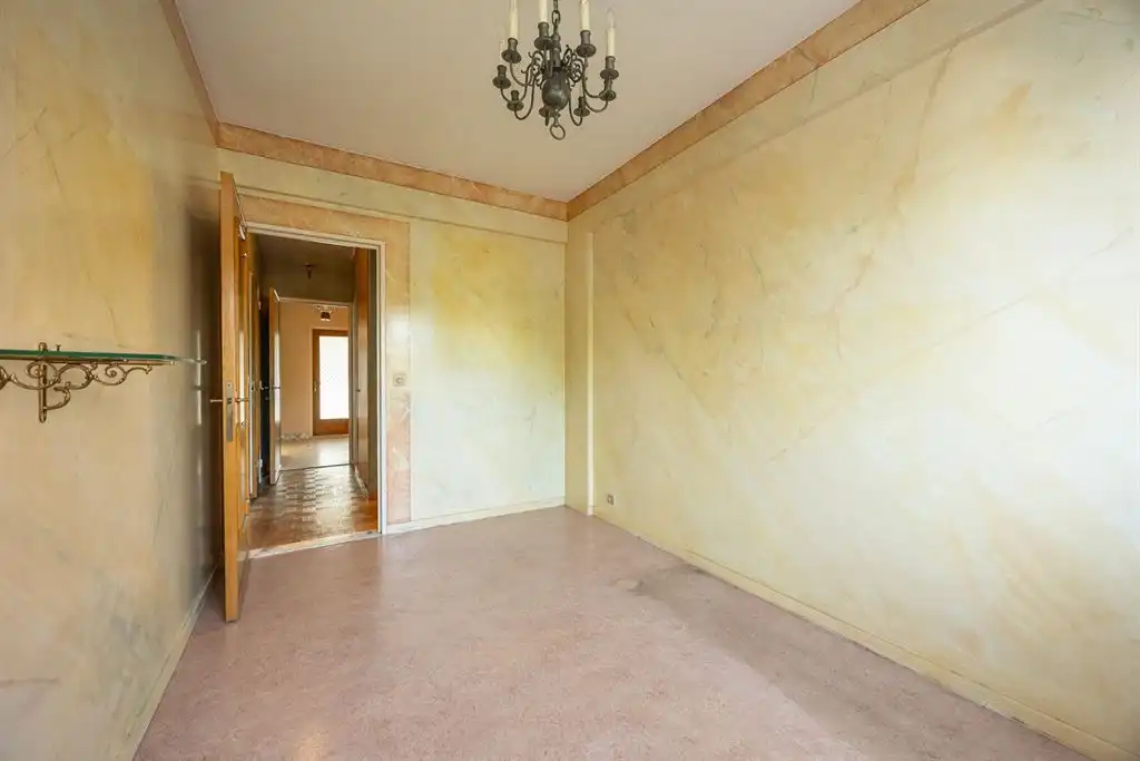 Gigantisch te renoveren appartement met 4 slpk foto 18