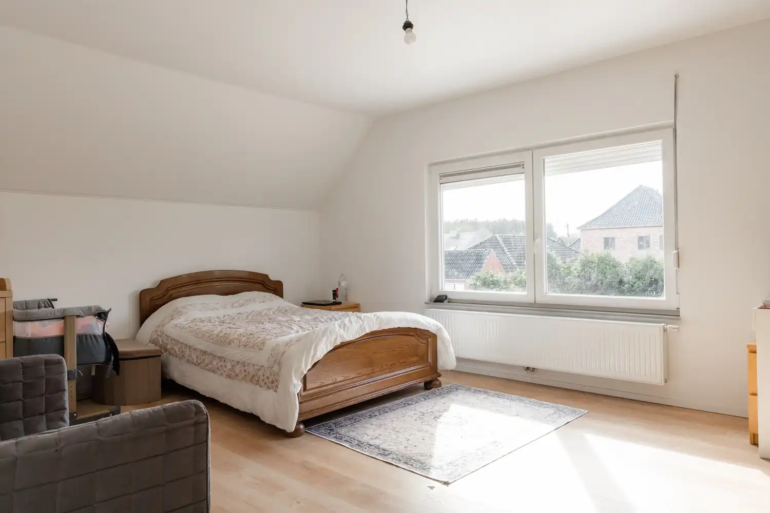 Leuke gezinswoning met 3 slaapkamers nabij de verbindingswegen foto 19