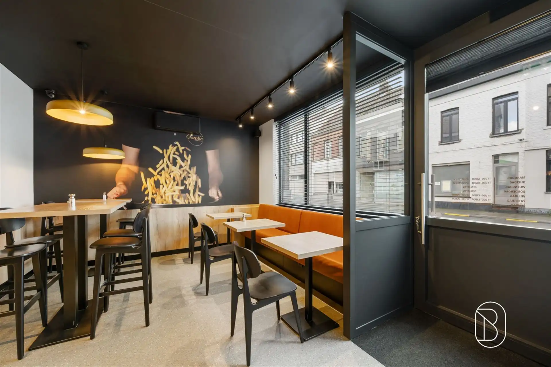 Topgelegen frituur en instapklaar duplex appartement foto 3