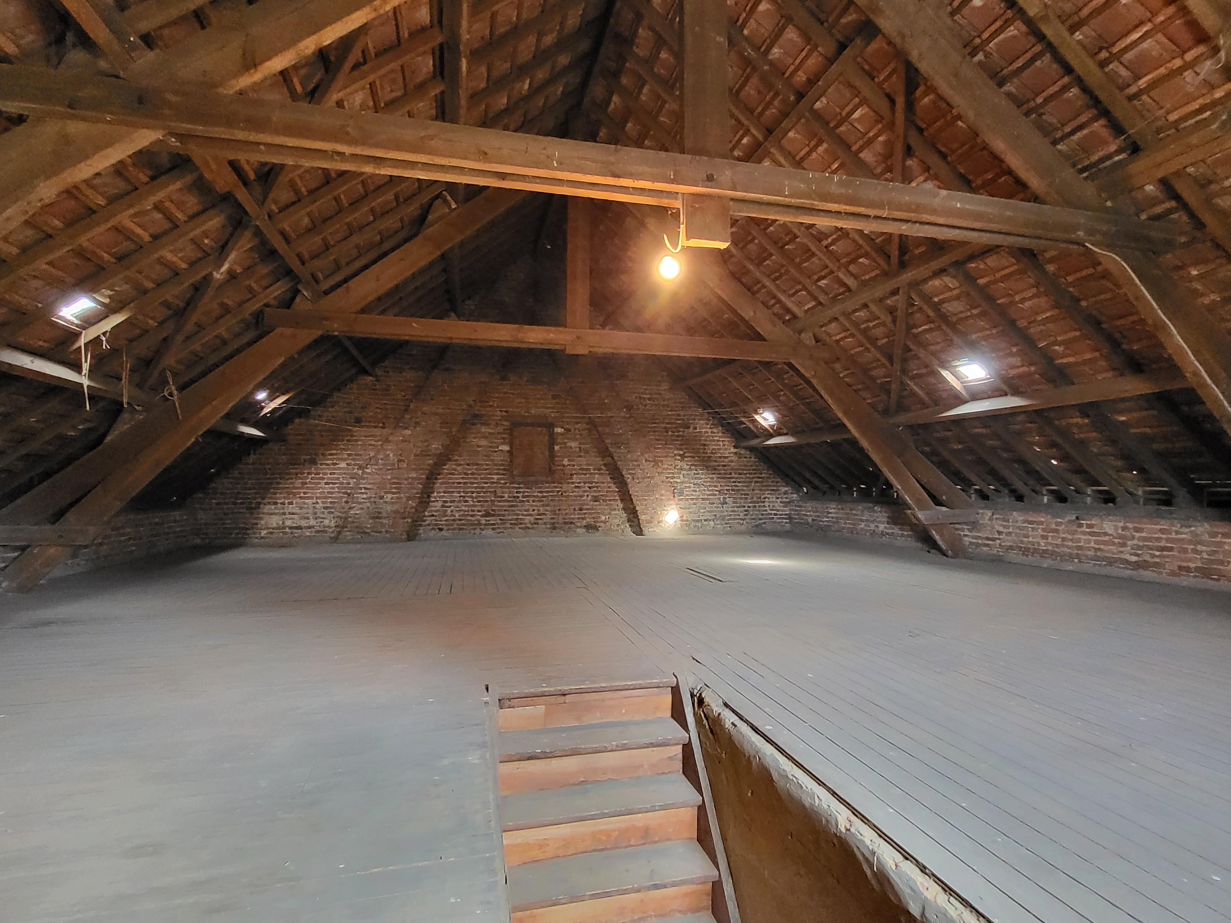 Prachtig dorpswoning / hoeve op 1246m² met stallingen en aanpalend bouwgrond.  foto 29