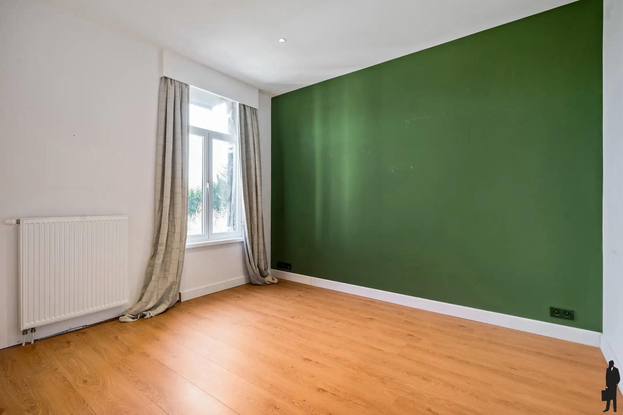 Af te werken burgerwoning met mogelijks 3 tot 4 slaapkamers foto 20