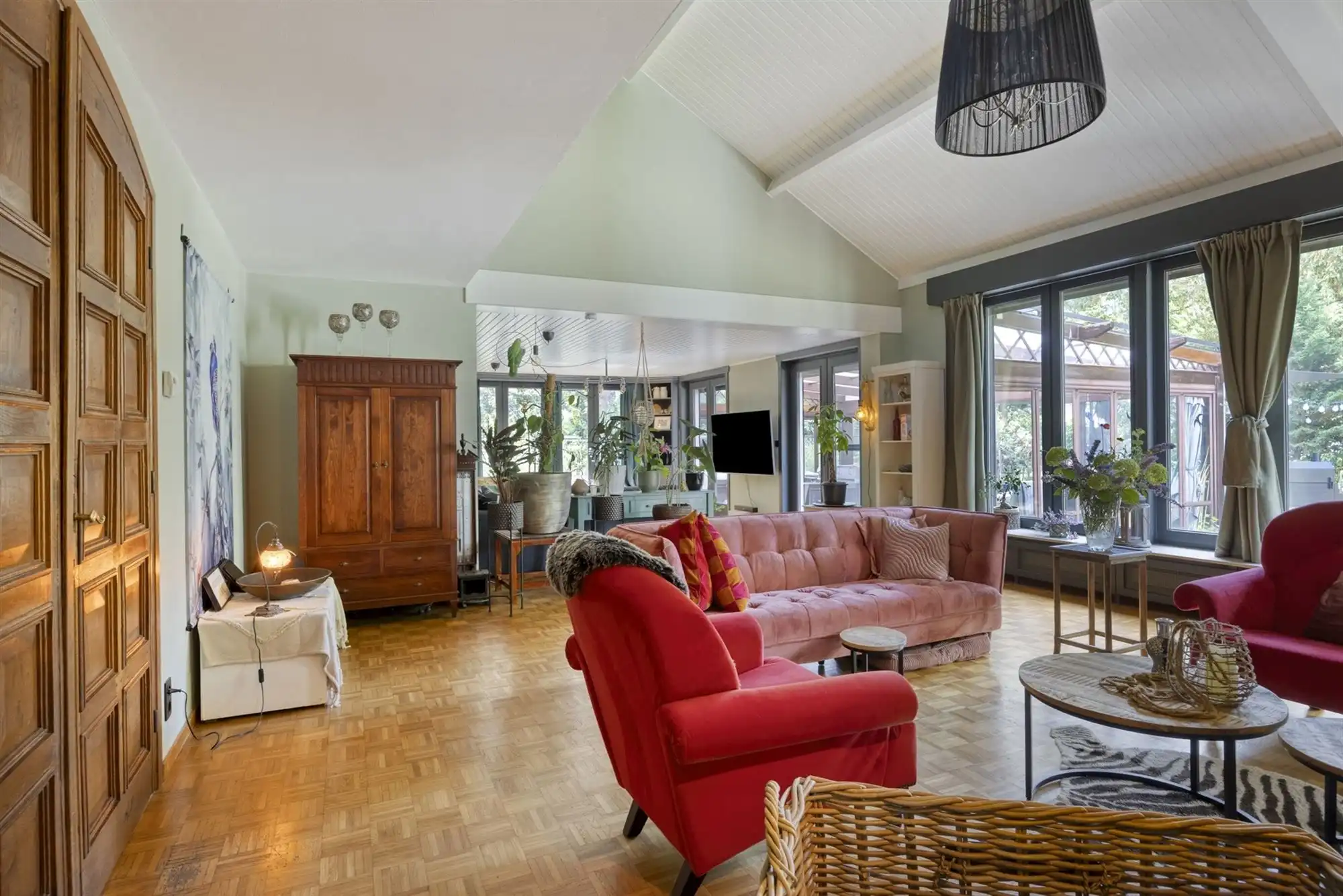 Verrassend ruime villa met klasse in een groene omgeving foto 20