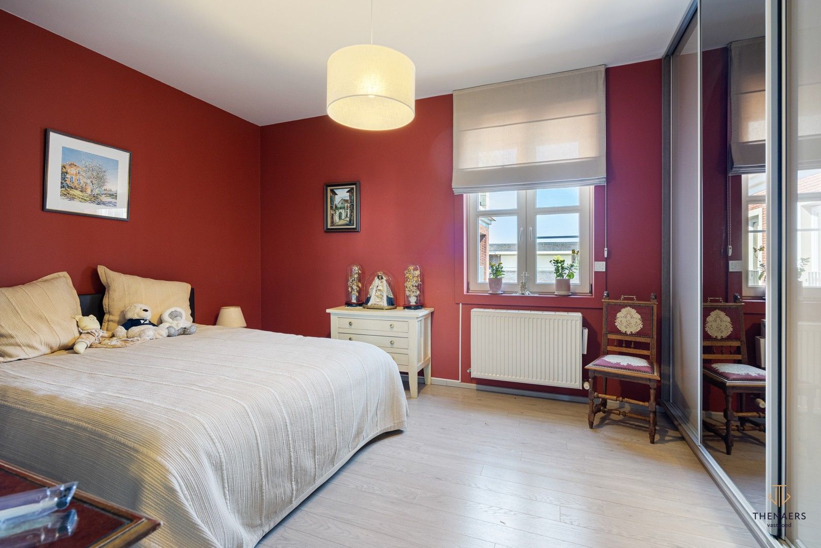 Zeer ruim appartement met 3 slaapkamers & 2 autostaanplaatsen op toplocatie. foto 20