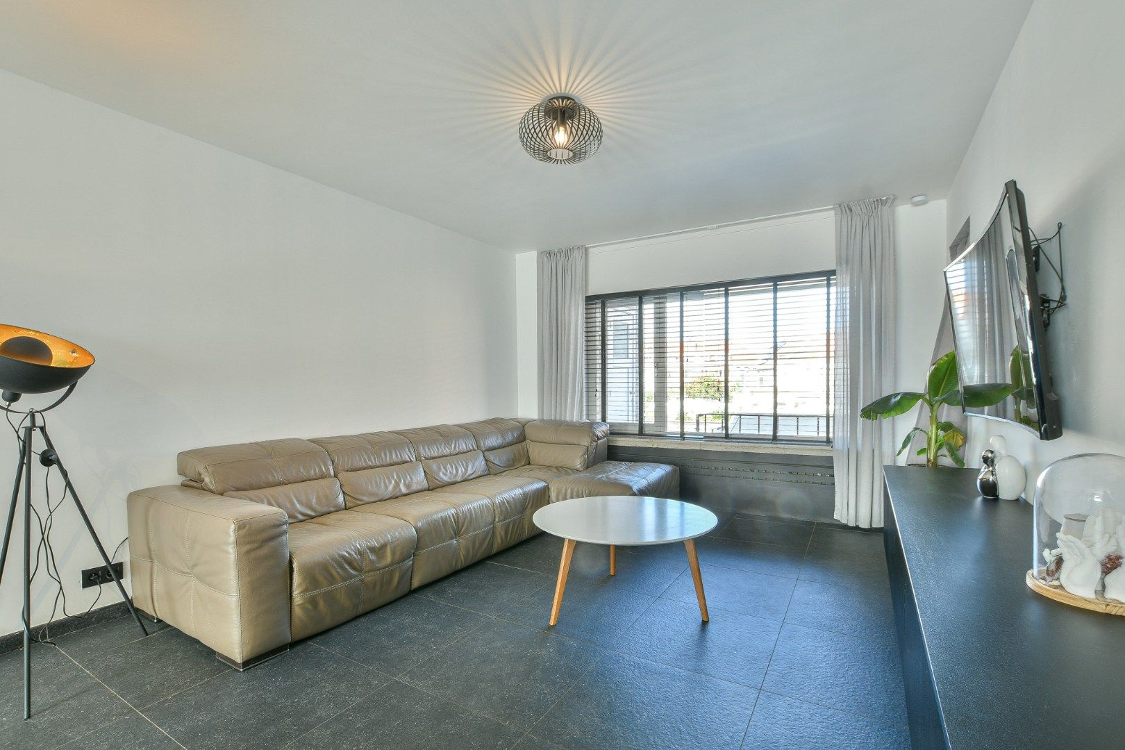 Volledig gerenoveerde bel-etagewoning in centrum Blankenberge te koop! foto 9