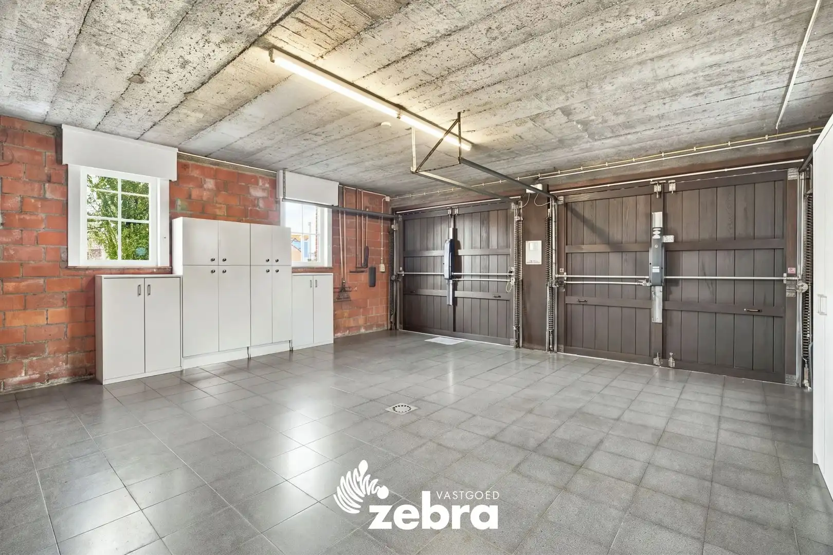 Instapklare open bebouwing met 4 slaapkamers, dubbele garage en prachtige tuin op een rustige ligging! foto 30