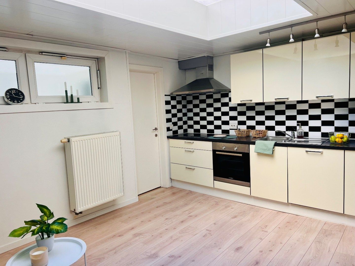 Instapklare woning met tuintje en garage in hartje Gent foto 9