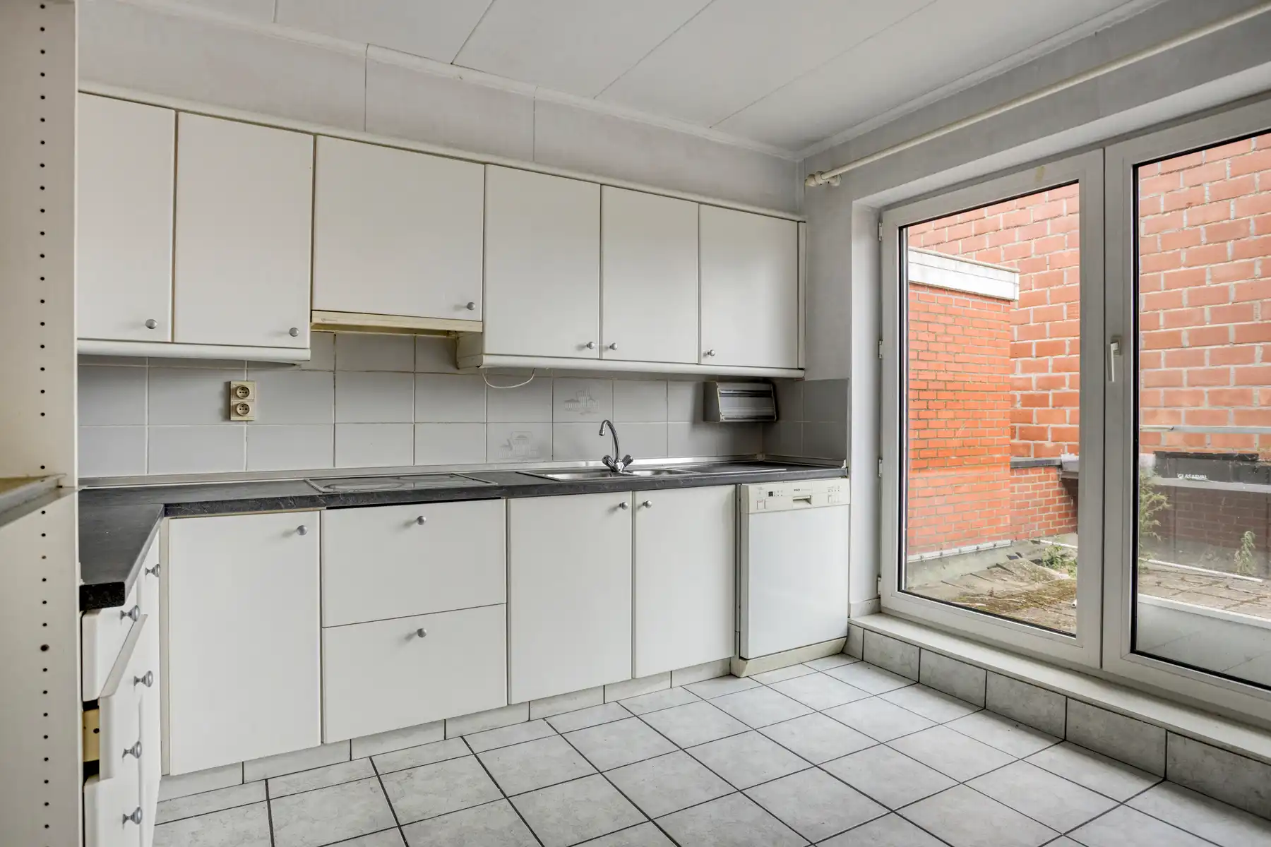 Ruime woning in Meeswijk foto 8