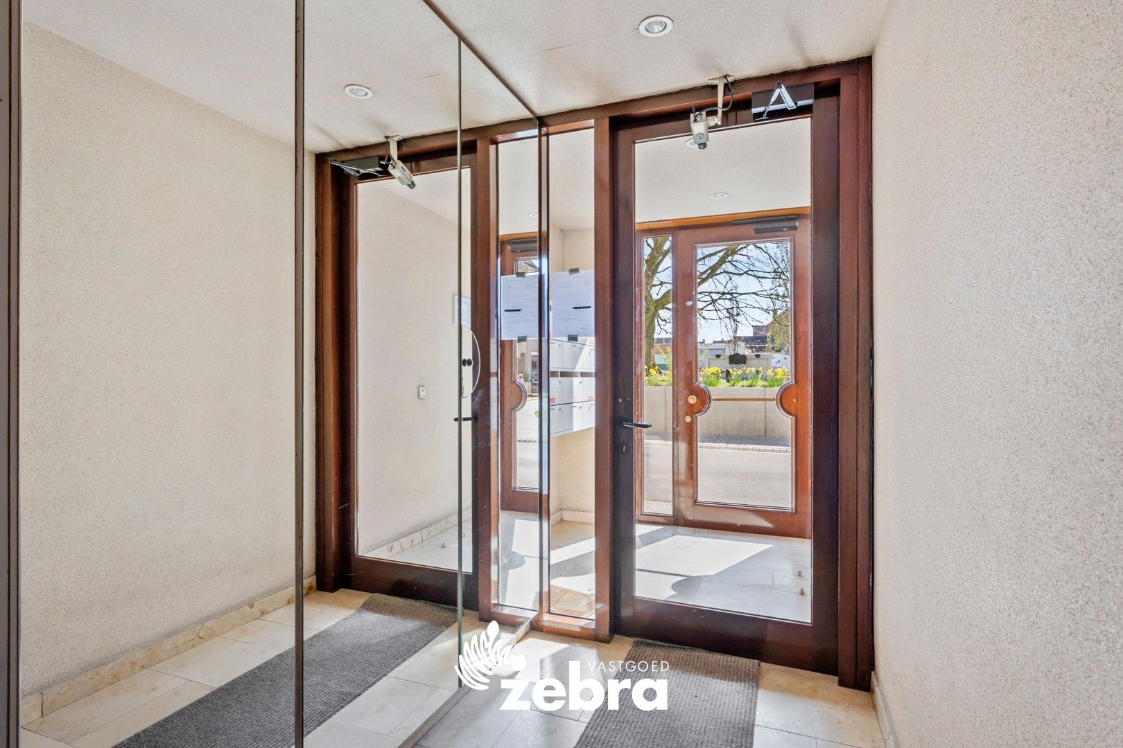 Prachtig & lichtrijk appartement met uitzicht op de Melkmarkt te Izegem! foto 16