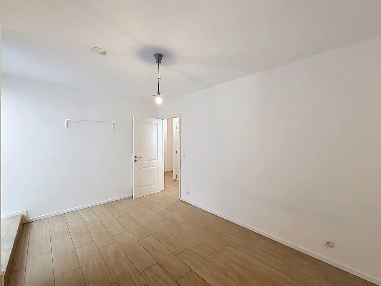 Buitengewoon ruim gelijkvloers appartement met 3 slaapkamers en hobbyruimte foto 17