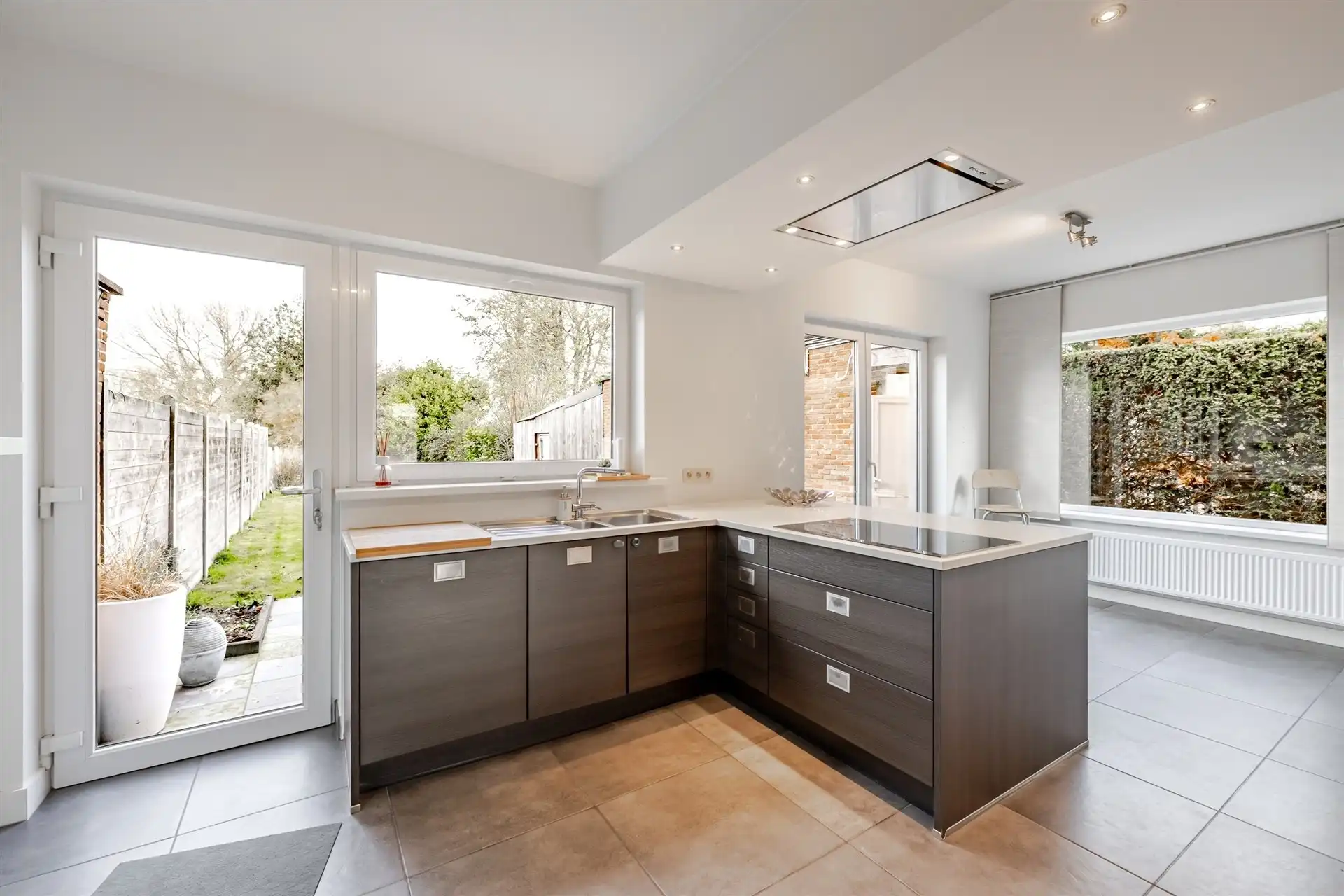 Modern ingerichte gezinswoning met uitstekende ligging nabij Aalst foto 3