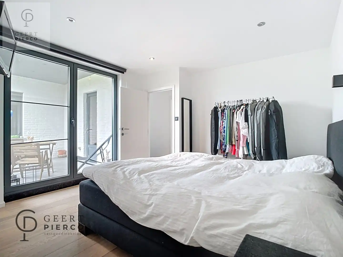 Prachtig nieuwbouwappartement met 2 garages foto 19