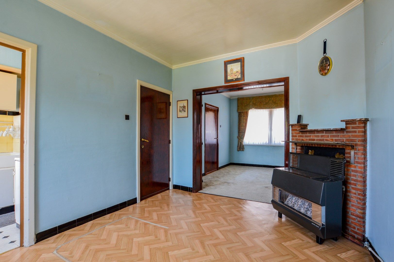 Te renoveren rijwoning in hartje Eernegem foto 2