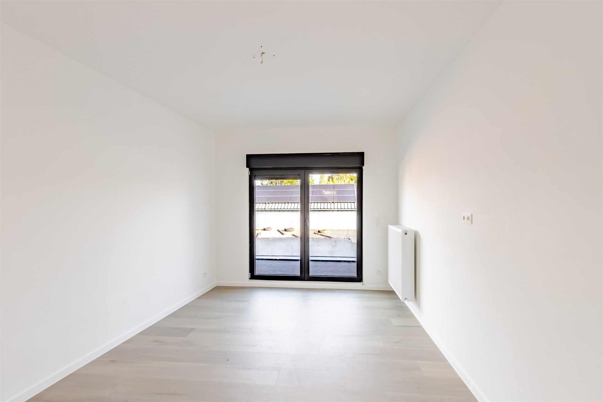 Top gerenoveerde woning met 3 slks en buitenruimte foto 13