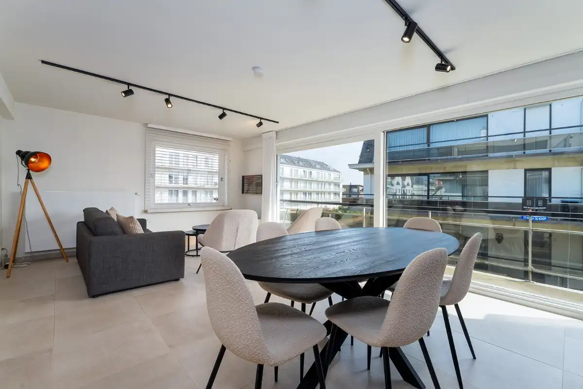 Prachtig gerenoveerd appartement nabij het strand foto 3