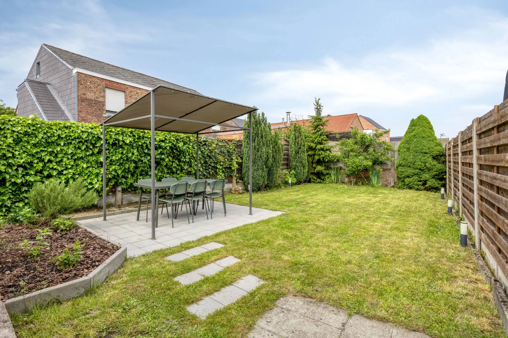 Instapklare woning met tuin op uitstekende locatie foto 16
