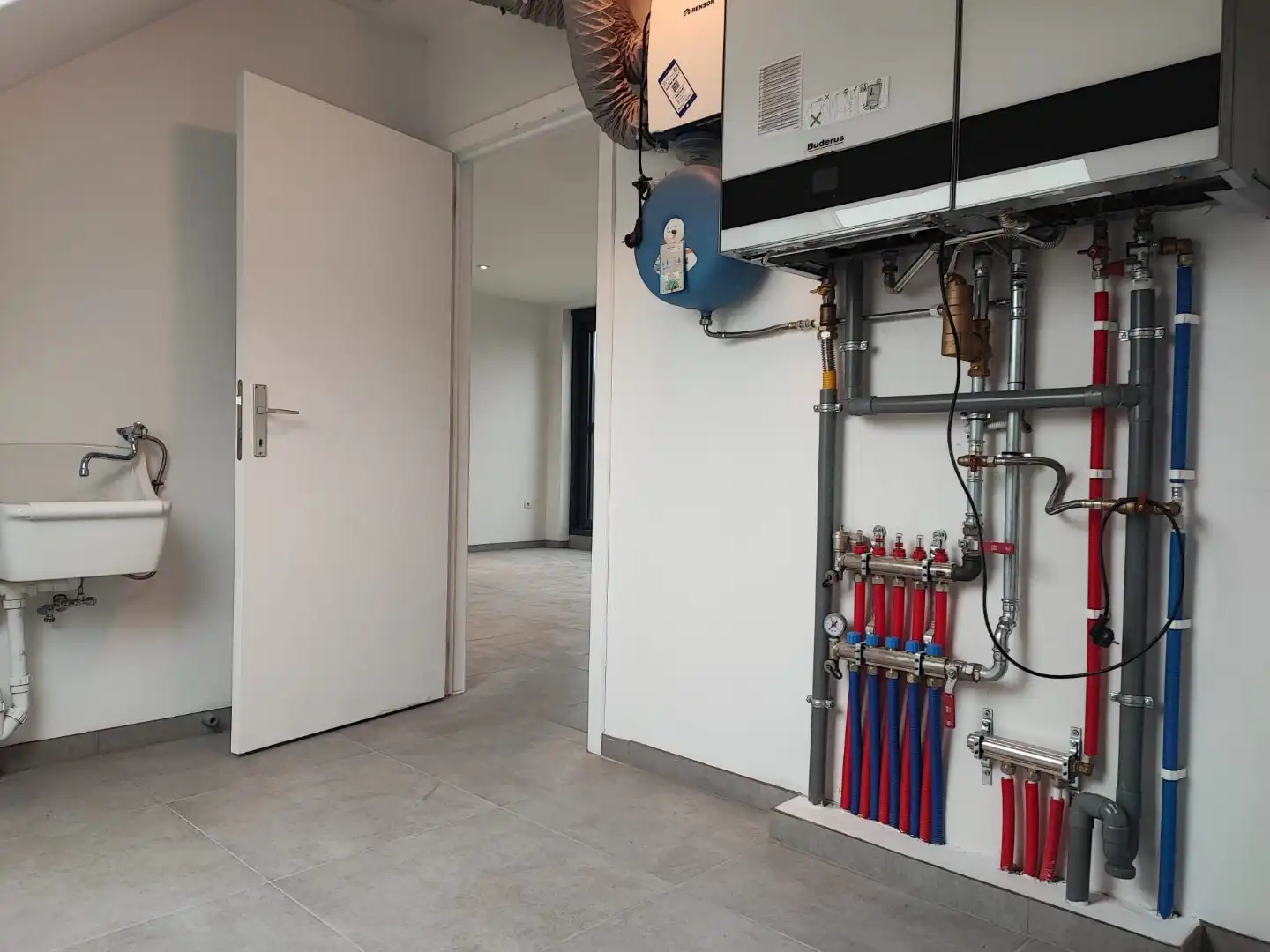 Leuk en modern 2 slaapkamer appartement gelegen te Olmen centrum ! foto 10