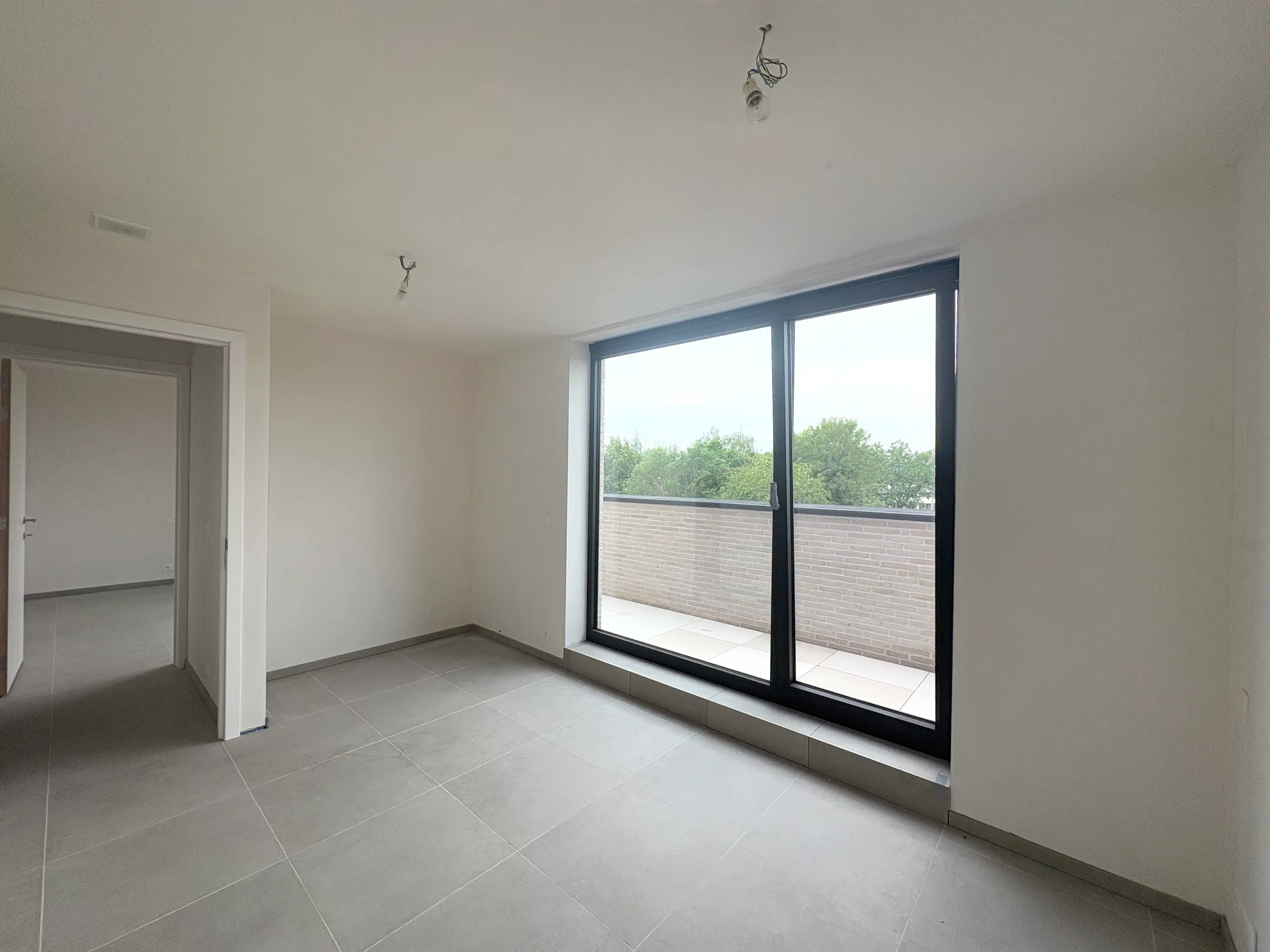 Nieuwbouwappartement met 2 slaapkamers en twee terrassen foto 6