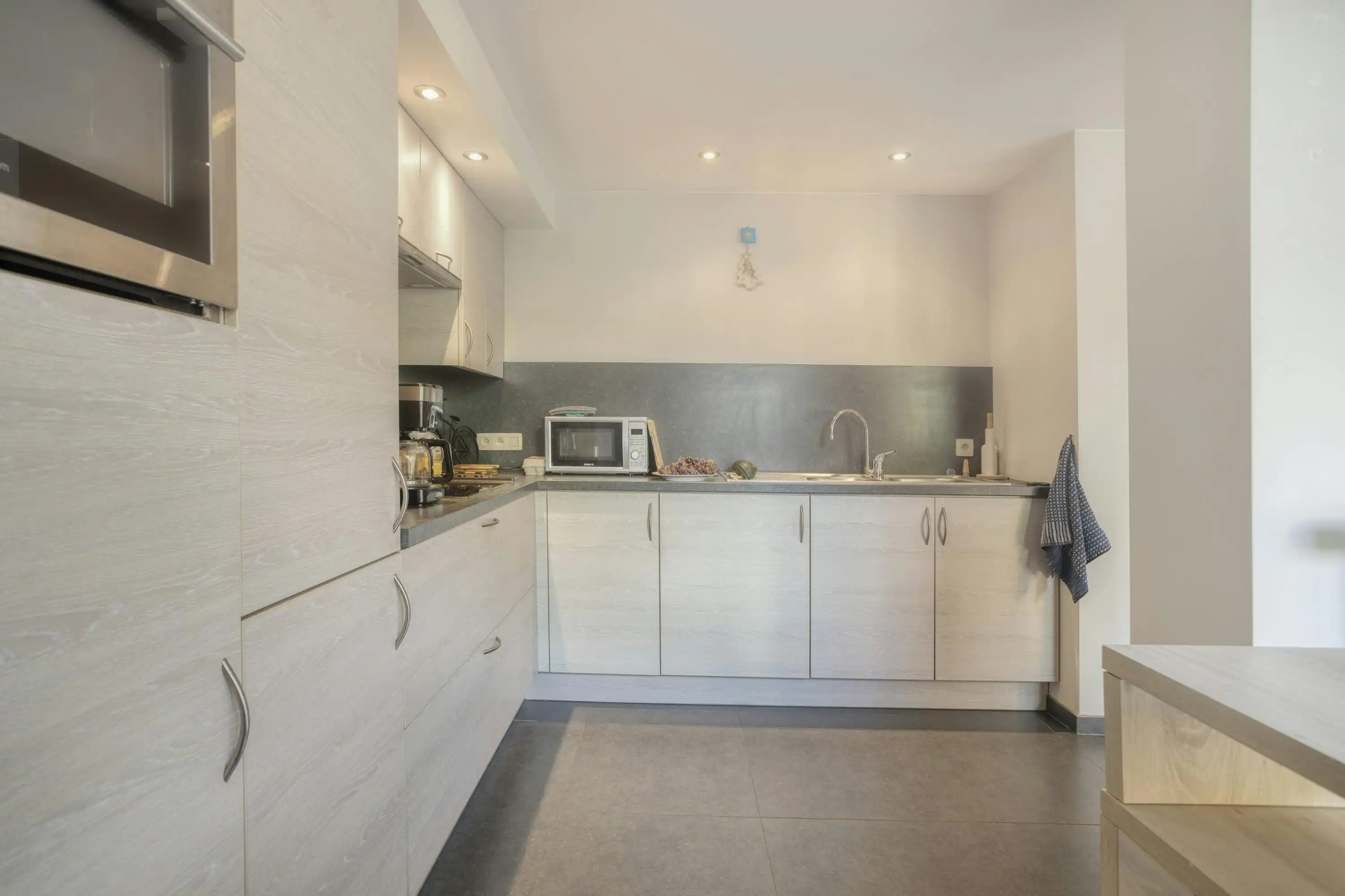 Opbrengsteigendom met 2 appartementen in centrum Oostkamp foto 5