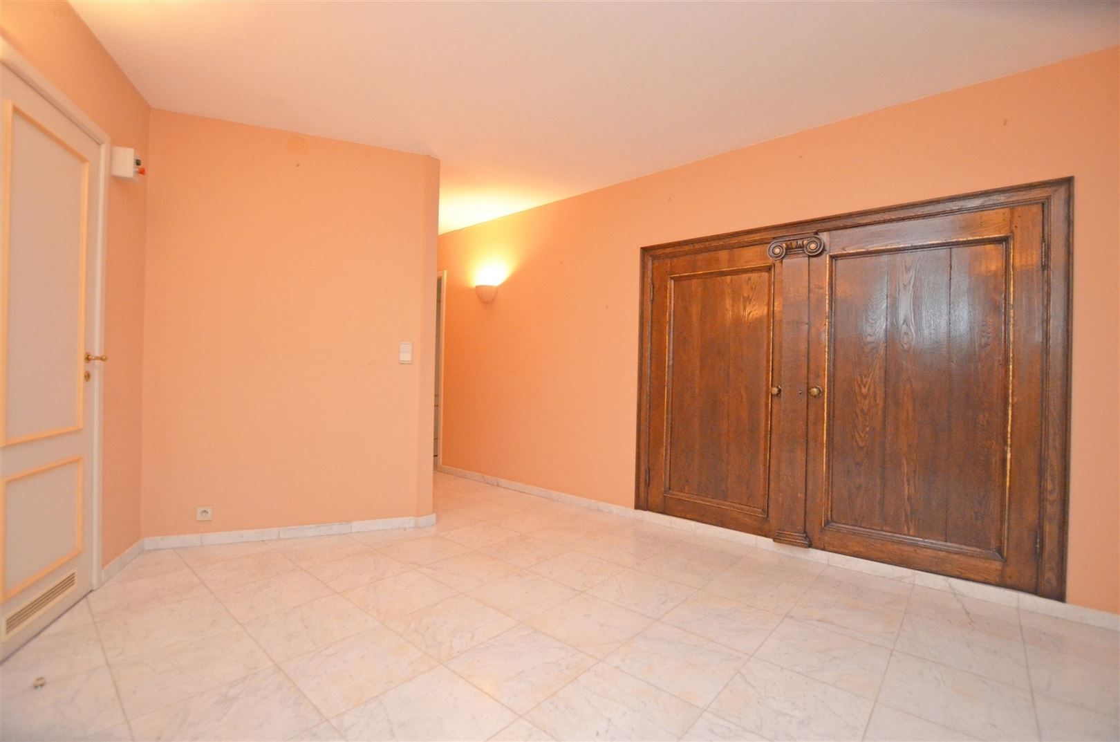 Ruim op te frissen appartement op wandelafstand van de stad foto 7