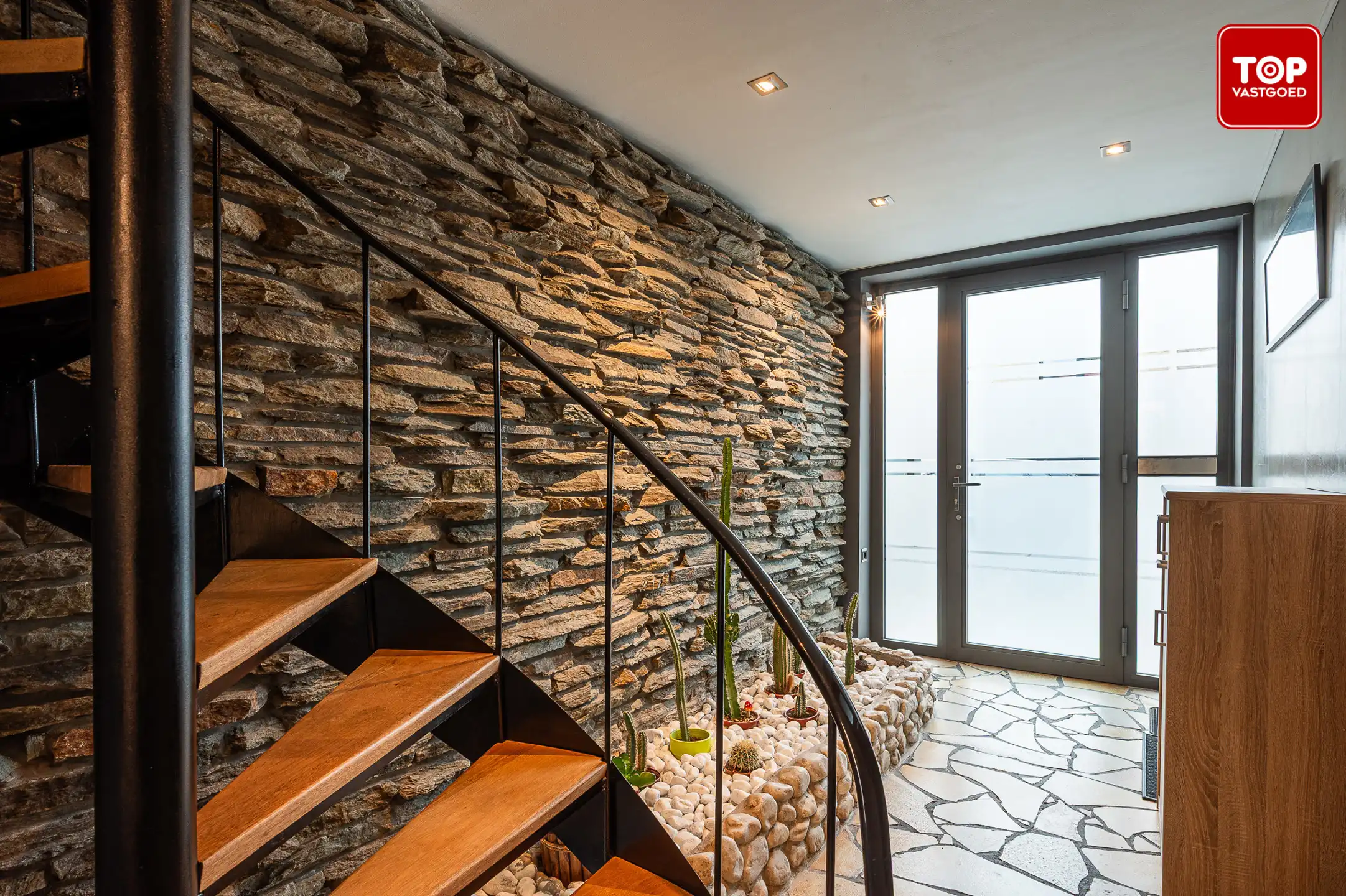 Charmante woning met 3 slaapkamers en tuin op een toplocatie foto 3