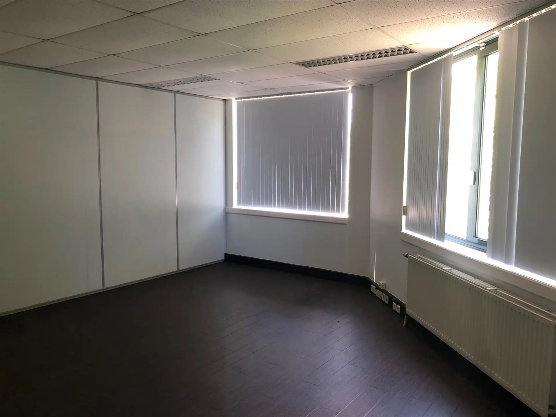 Aartselaar: Magazijn 547m² met gelijkvloers kantoor 144m² foto 7